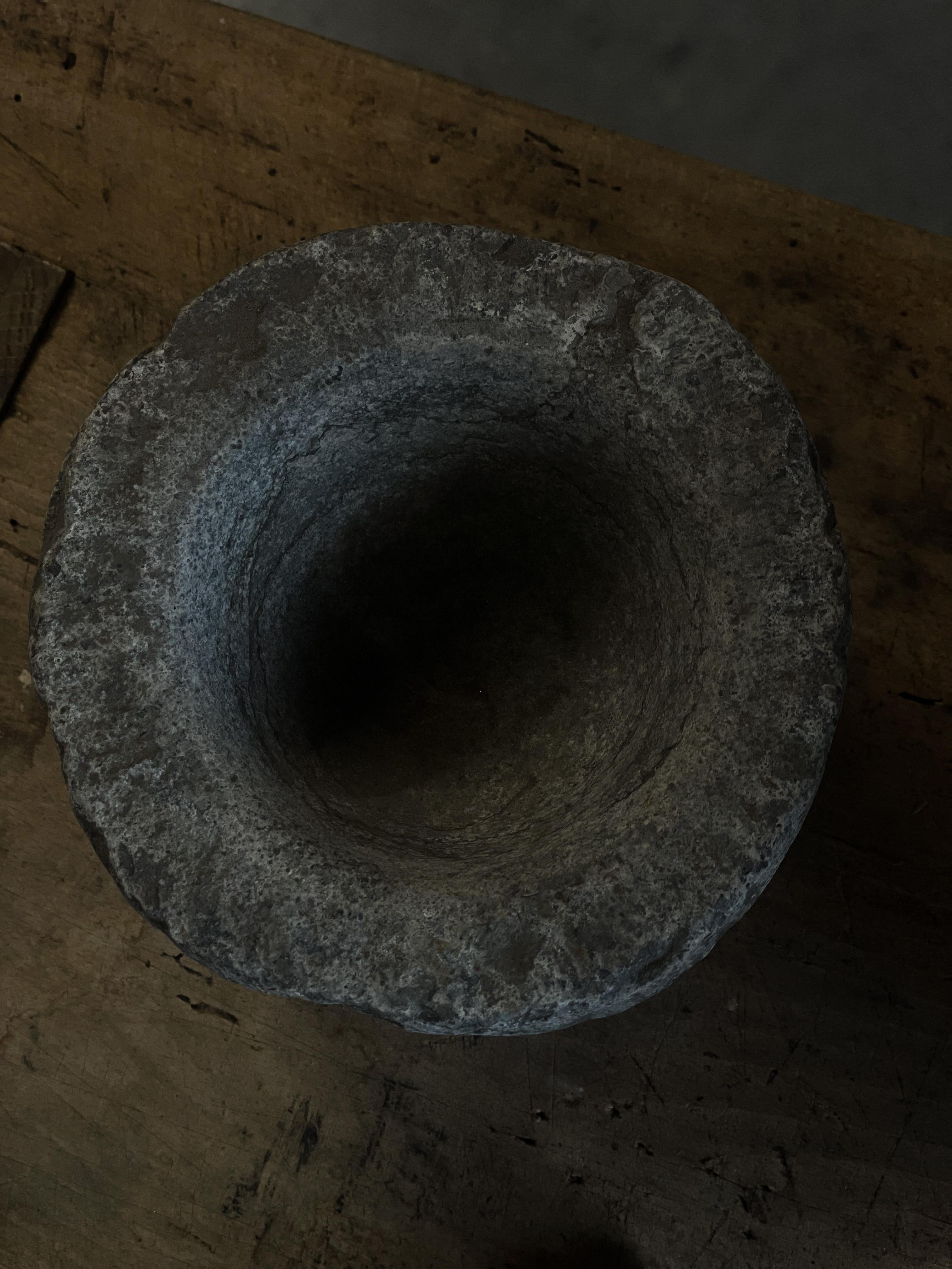 Vintage Hand Carved Stone Bowl Planter In Good Condition For Sale In Asheville, NC