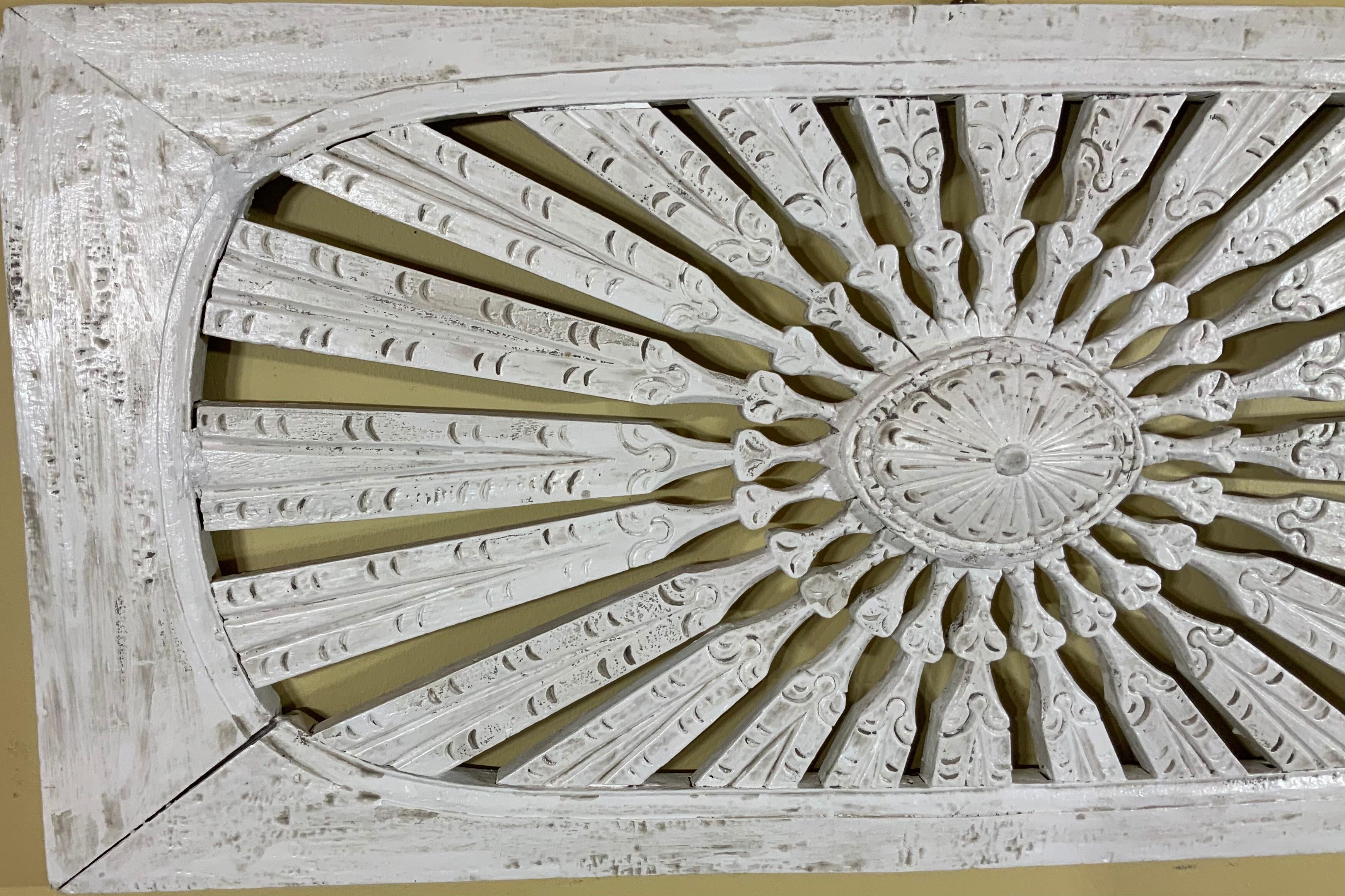 Vintage Hand Carved Sun Burst Architectural Wood Wall Hanging In Good Condition In Delray Beach, FL