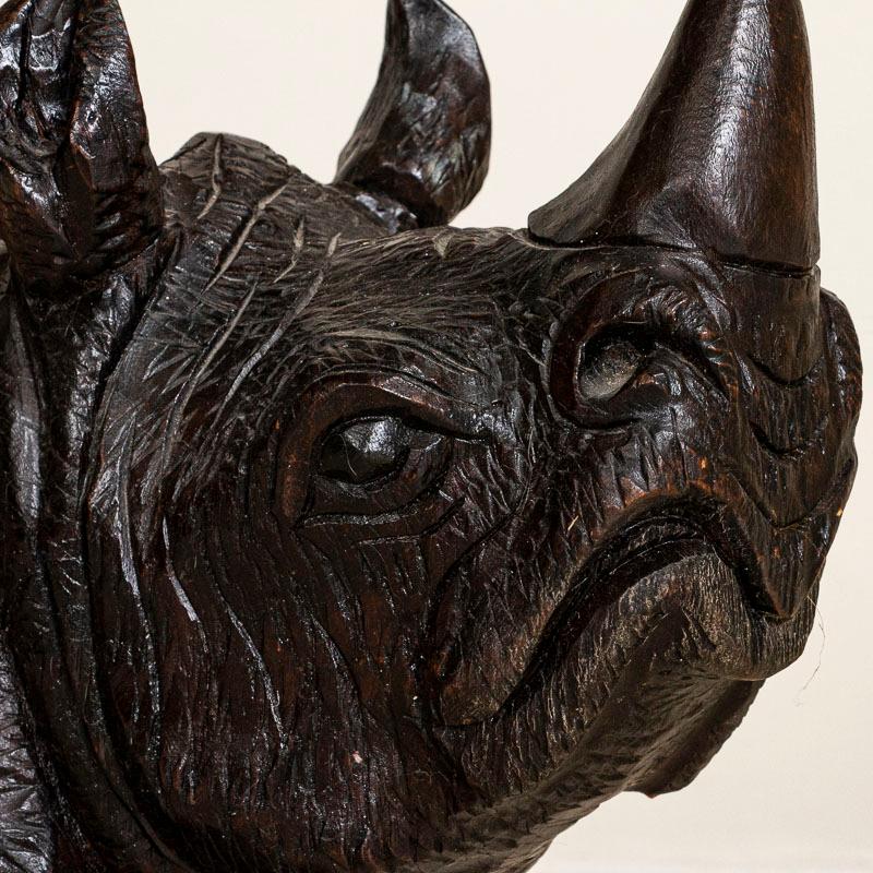 Vintage Hand geschnitzt Holzskulptur von Nashorn aus Afrika (Afrikanisch)