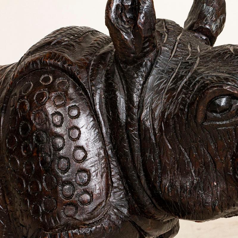 Vintage Hand geschnitzt Holzskulptur von Nashorn aus Afrika (20. Jahrhundert)