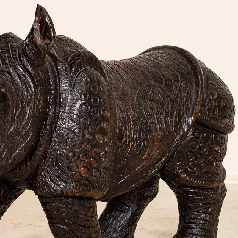 Vintage Hand geschnitzt Holzskulptur von Nashorn aus Afrika 2