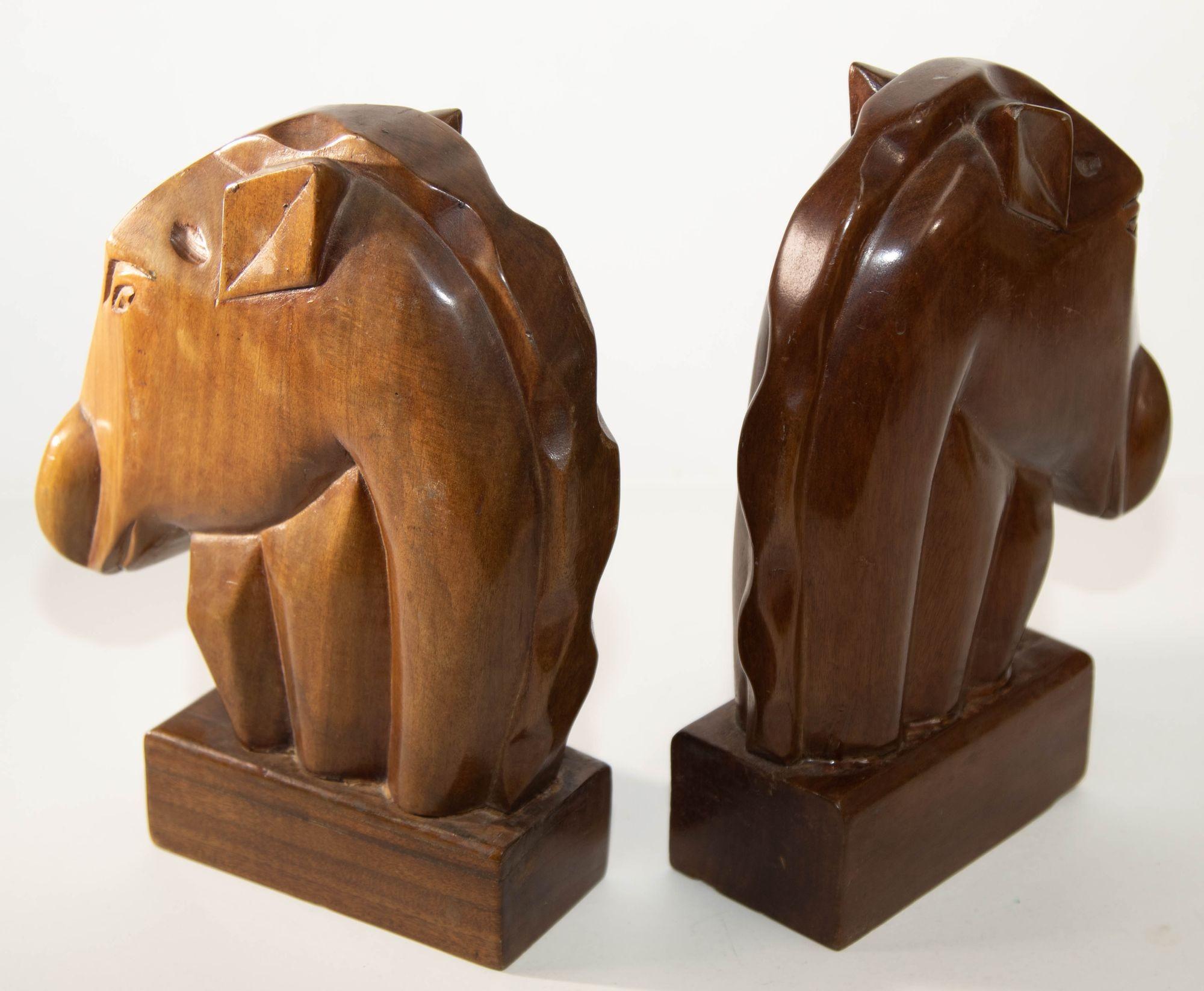 Paire de serre-livres en bois sculpté à la main Art Deco à tête de cheval en vente 2