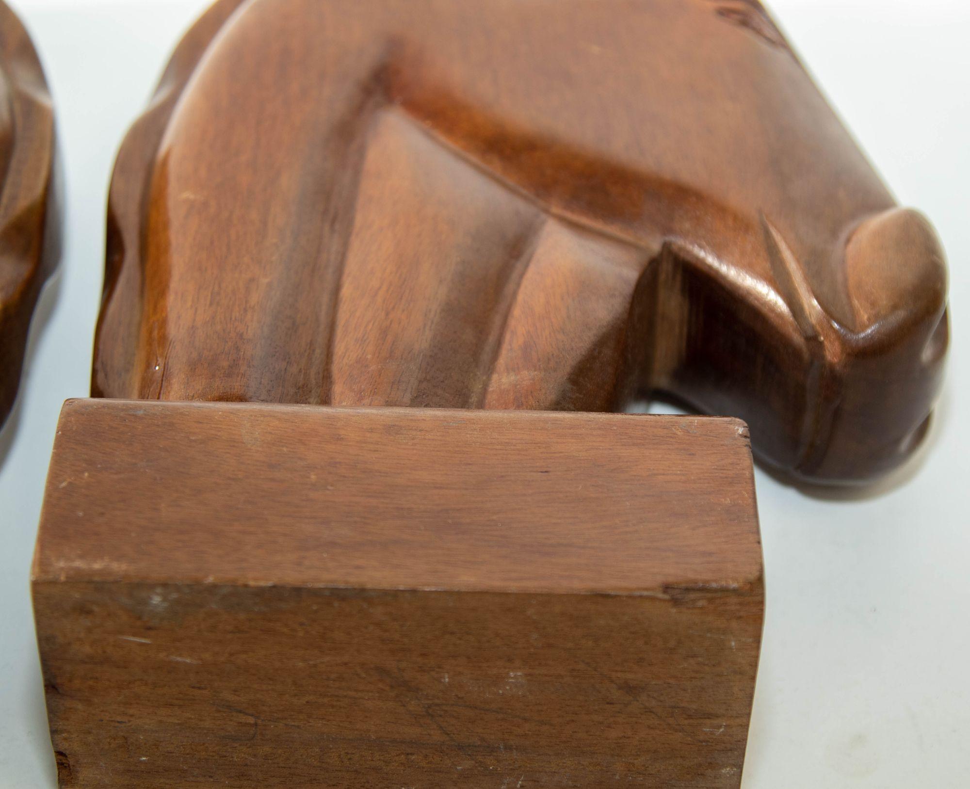 Paire de serre-livres en bois sculpté à la main Art Deco à tête de cheval en vente 4
