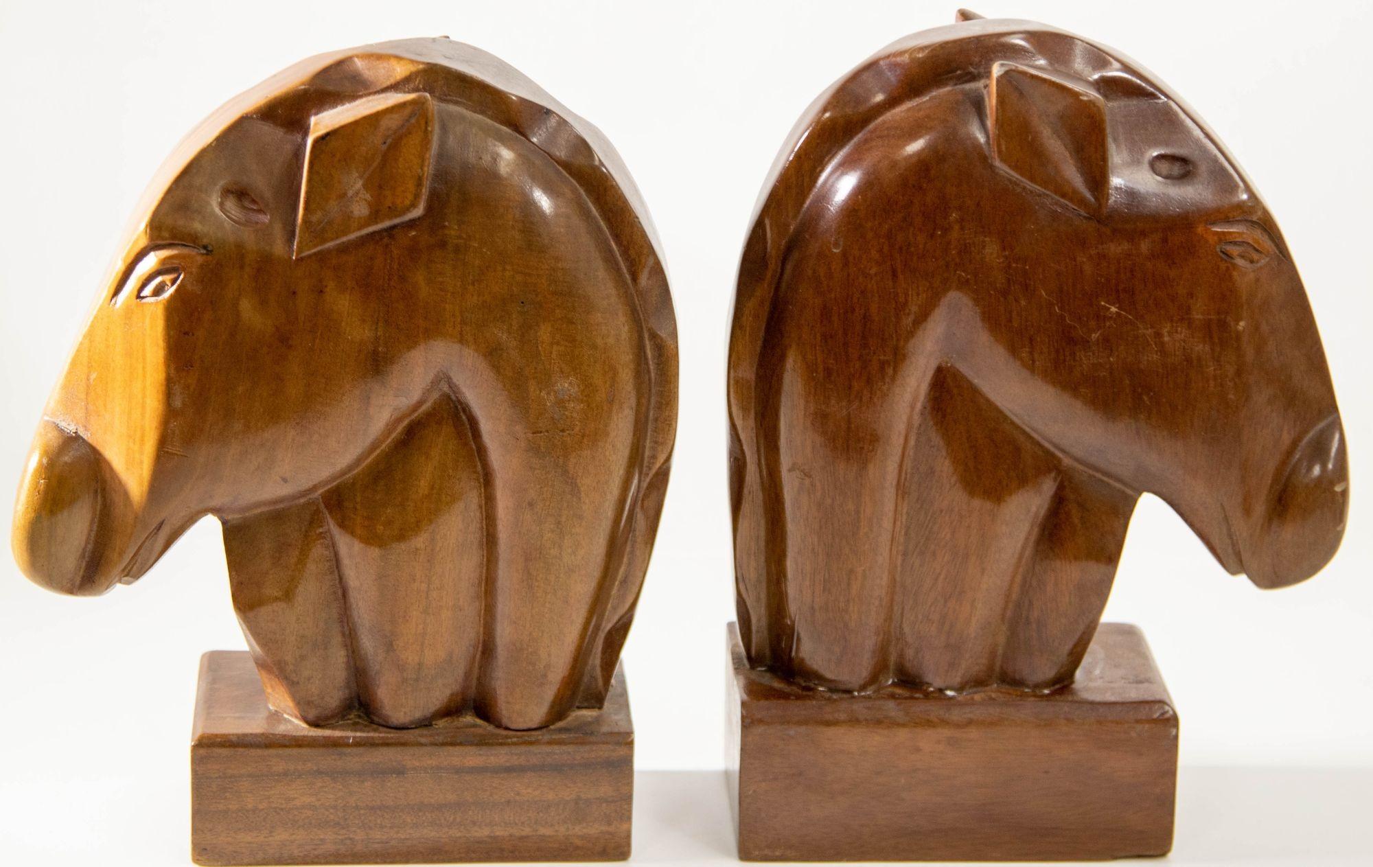 Paire de serre-livres en bois sculpté à la main Art Deco à tête de cheval en vente 5