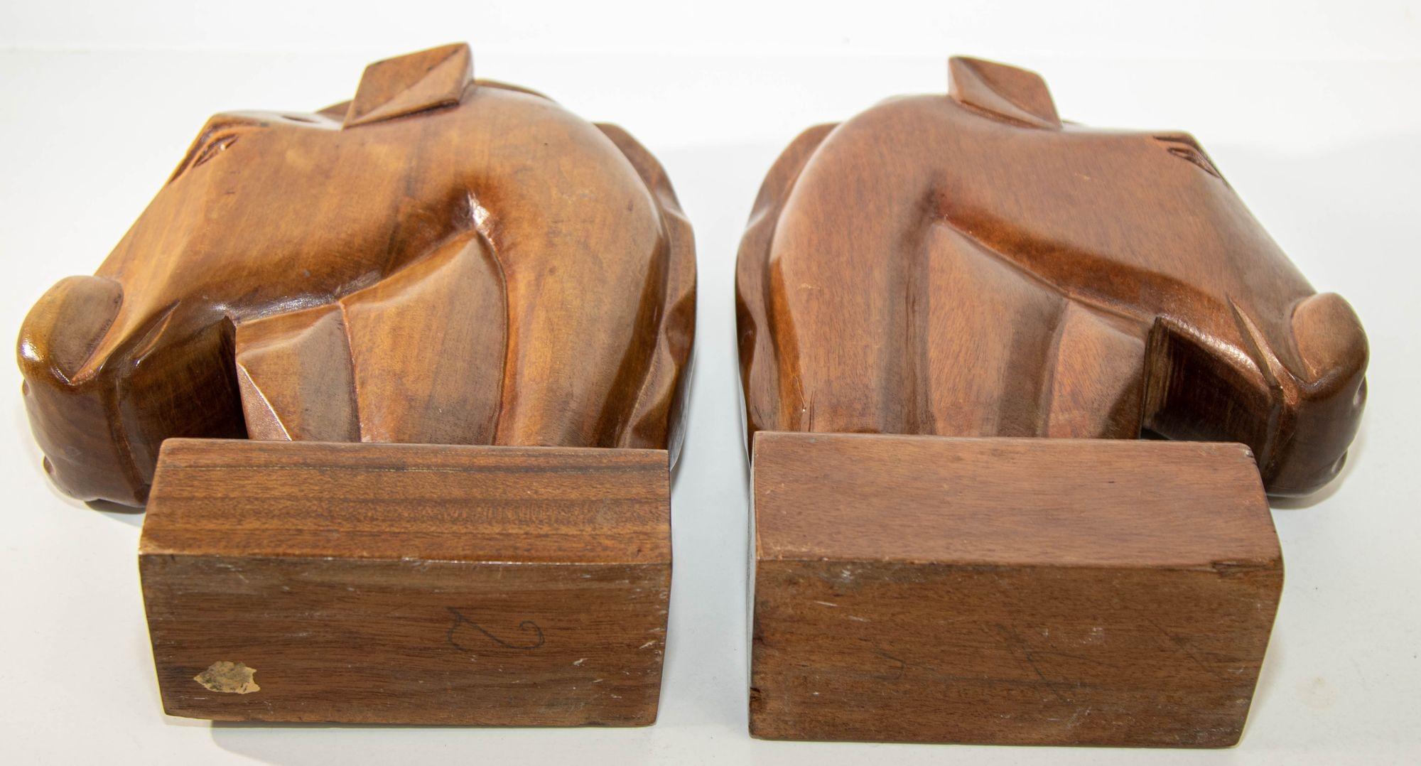 Art déco Paire de serre-livres en bois sculpté à la main Art Deco à tête de cheval en vente