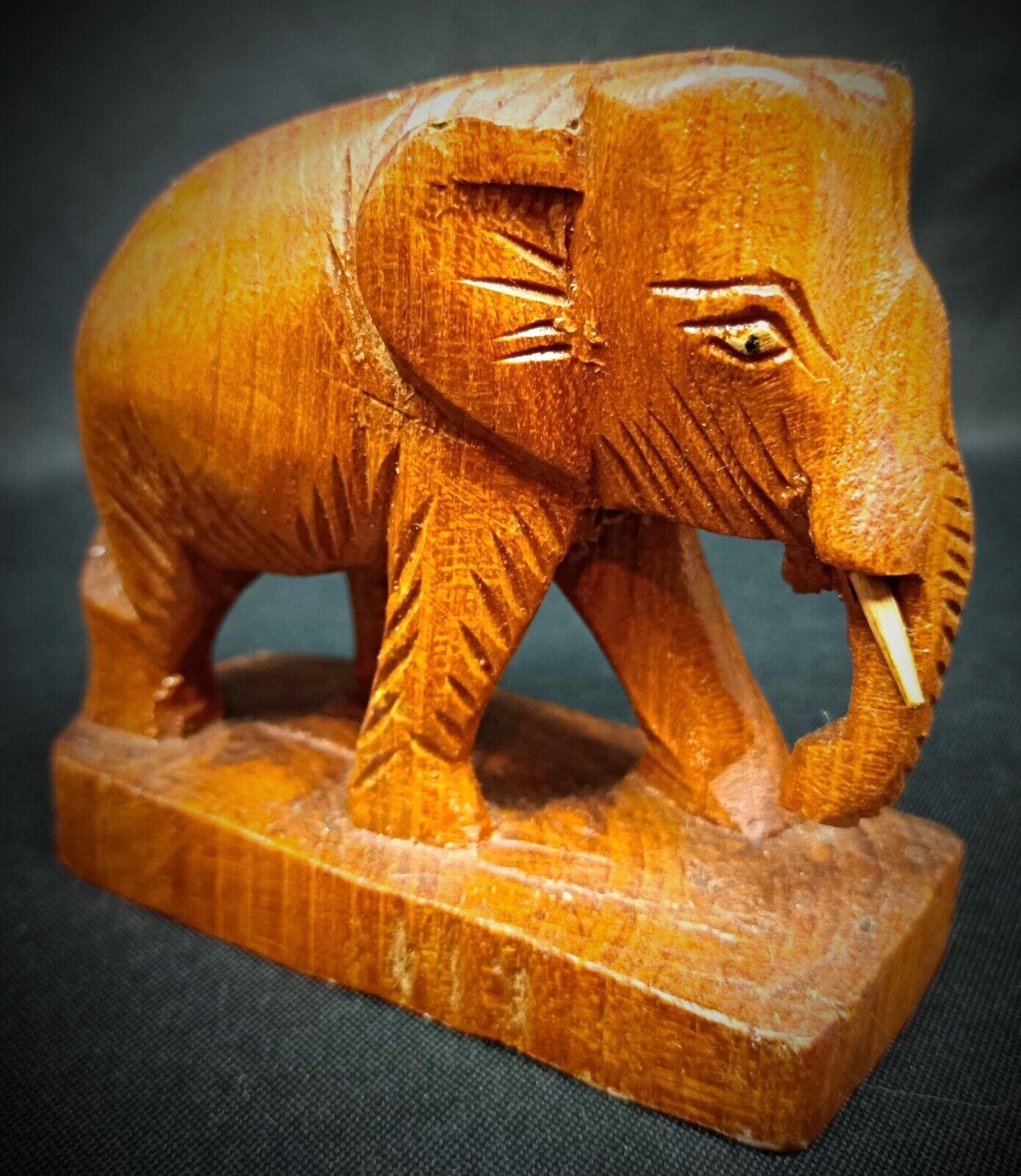 Vintage Hand-Carved Wooden Elephant Figurine – Rustic Artisan Craft - 2Y178 For Sale 2