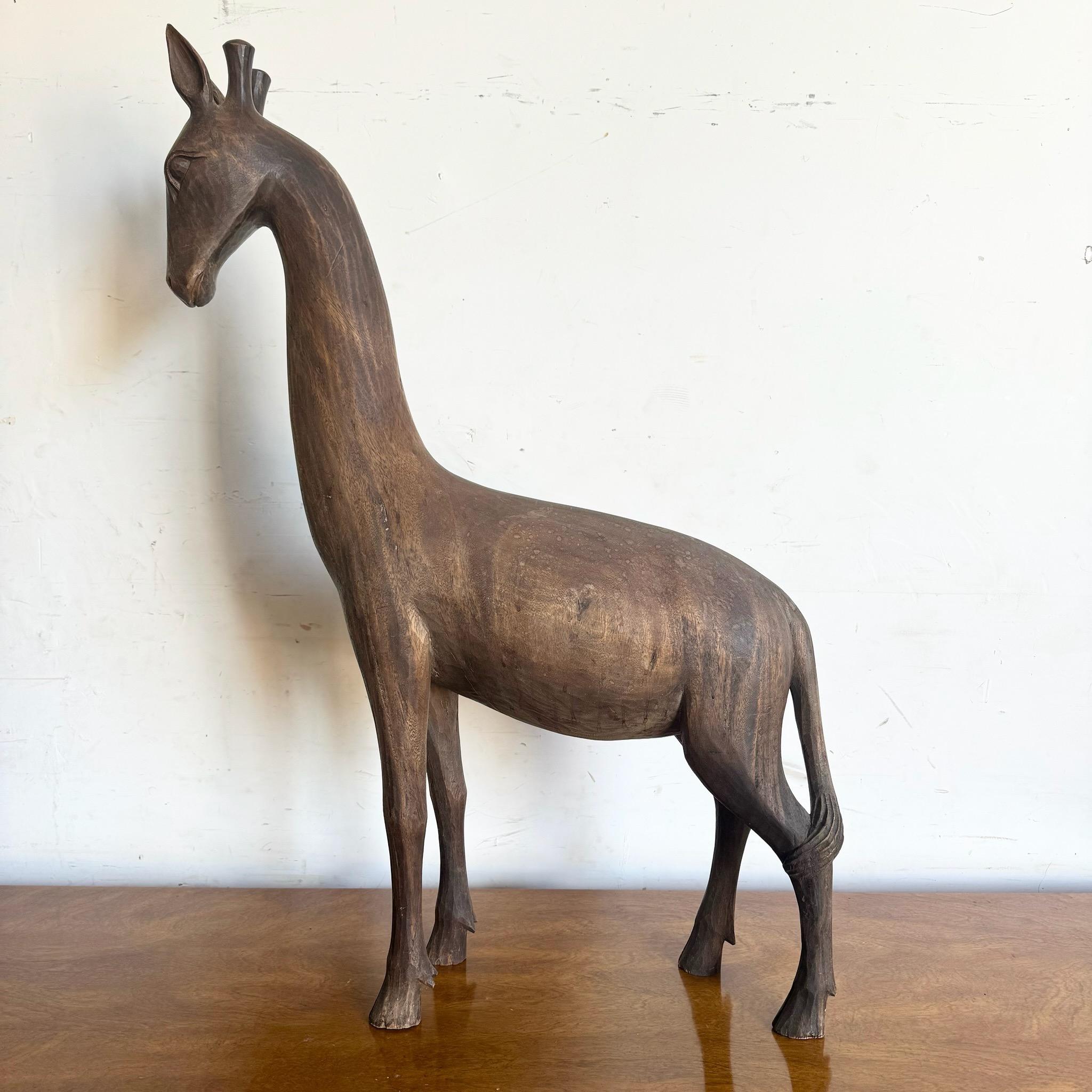 Scultura di Giraffa in legno intagliata a mano vintage in vendita 2