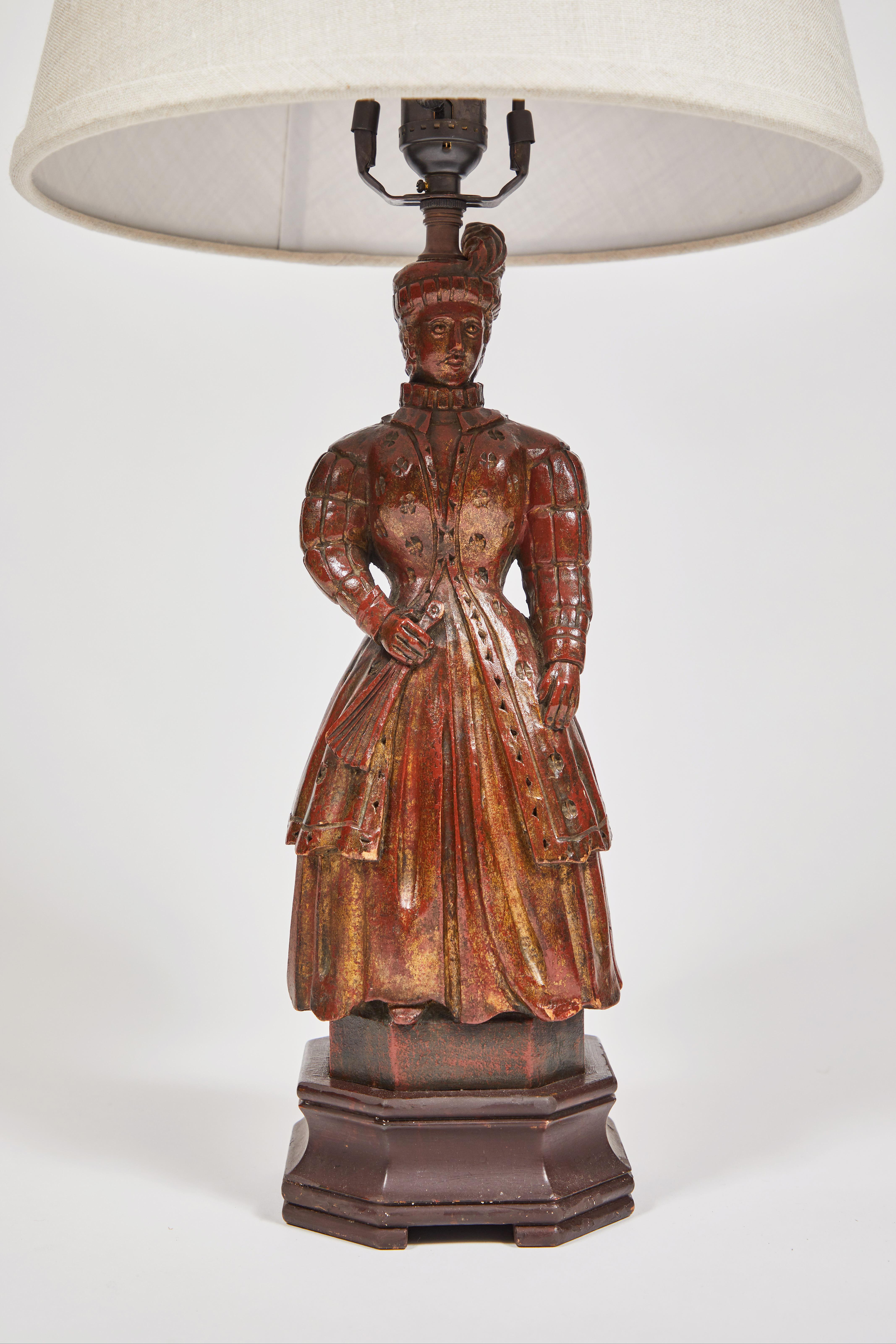 Vintage Hand Carved Wooden Lamp of an Elizabethan Lady with Fan In Good Condition In Pasadena, CA
