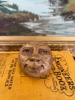 Vintage Handen-Carved Wooden Moon Face Sculpture - Signed Folk Art Sphere (Sculpture de face de lune en bois sculptée à la main)