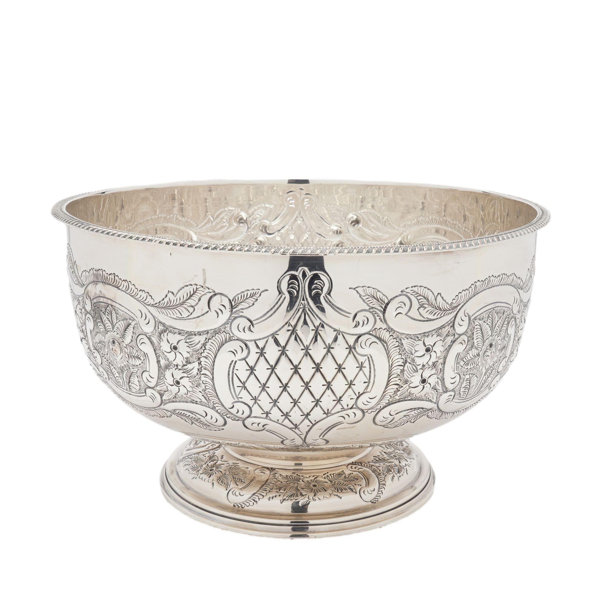 Vintage hand chased English Sheffield punch bowl & tray, c. 1900-50 For Sale 1