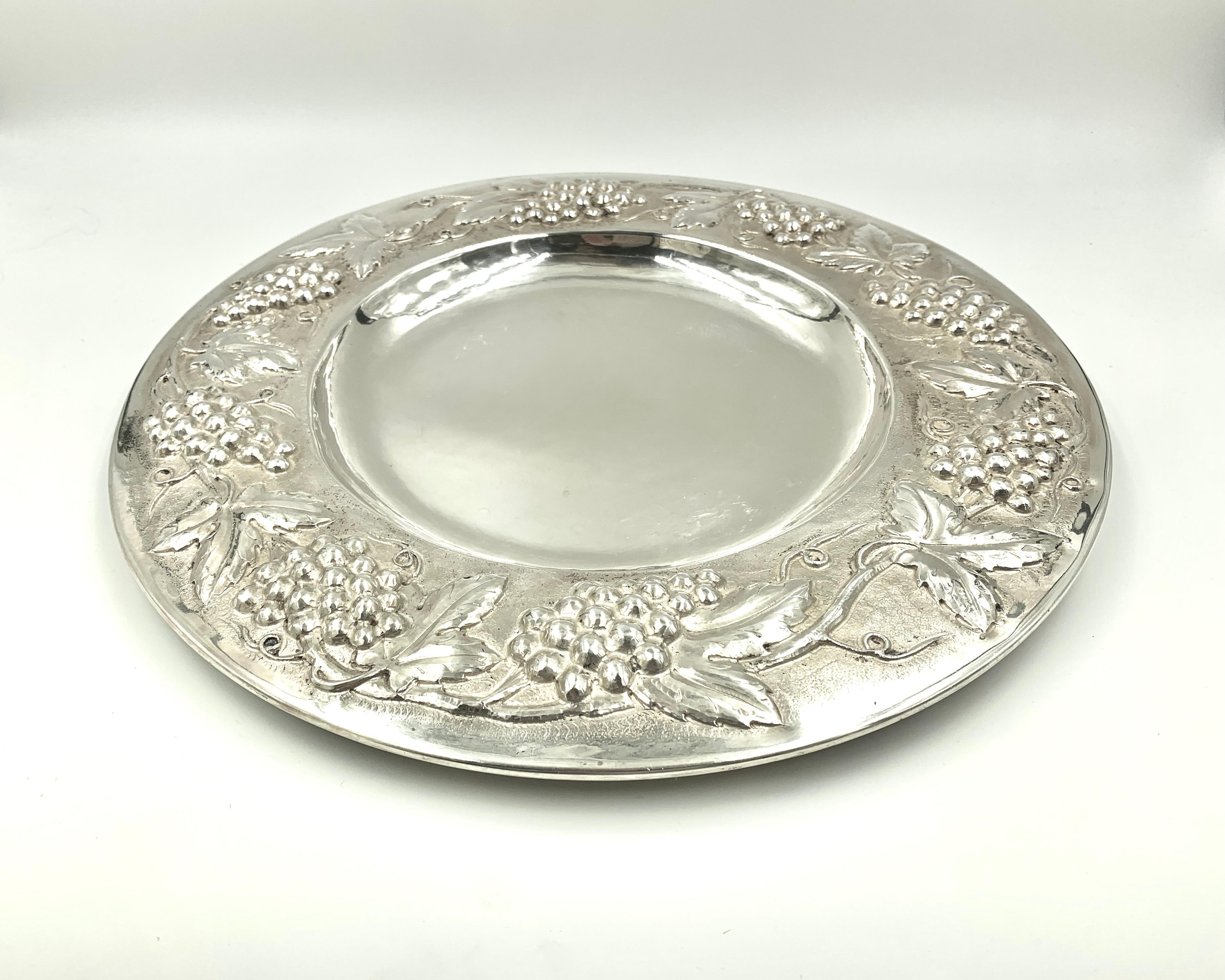 Vintage Hand Chased Italian Silver Wine Cooler & Serving Tray, Milan, 1955-1971 In Good Condition For Sale In New York, NY