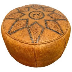 Vieux pouf marocain en cuir fabriqué à la main de Les Oudaias