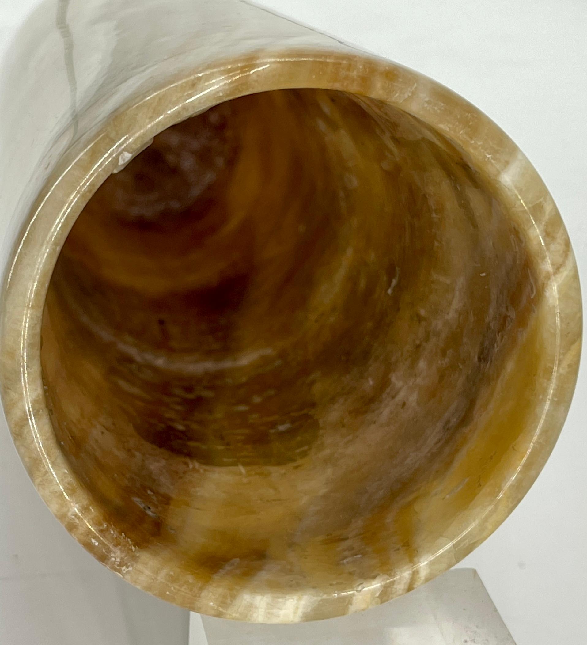 Vase décoratif cylindrique fabriqué à la main, Italie, années 1970 en vente 5