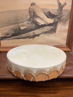 Tamburo a mano vintage con base in legno