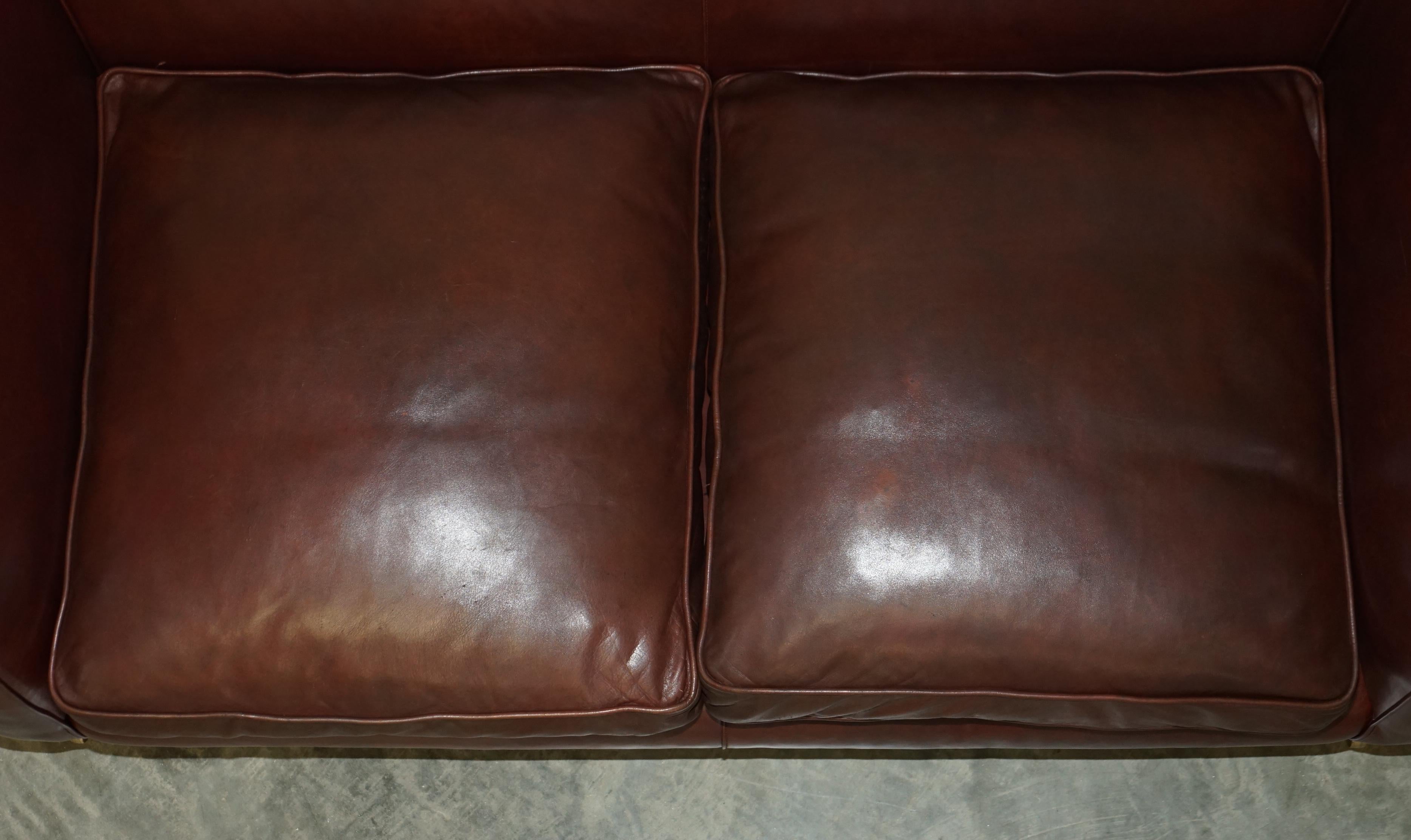 ViNTAGE DYED BROWN LEATHER ART DECO THREE SEAT SOFA FEATHER FILLED SEAT en vente 6