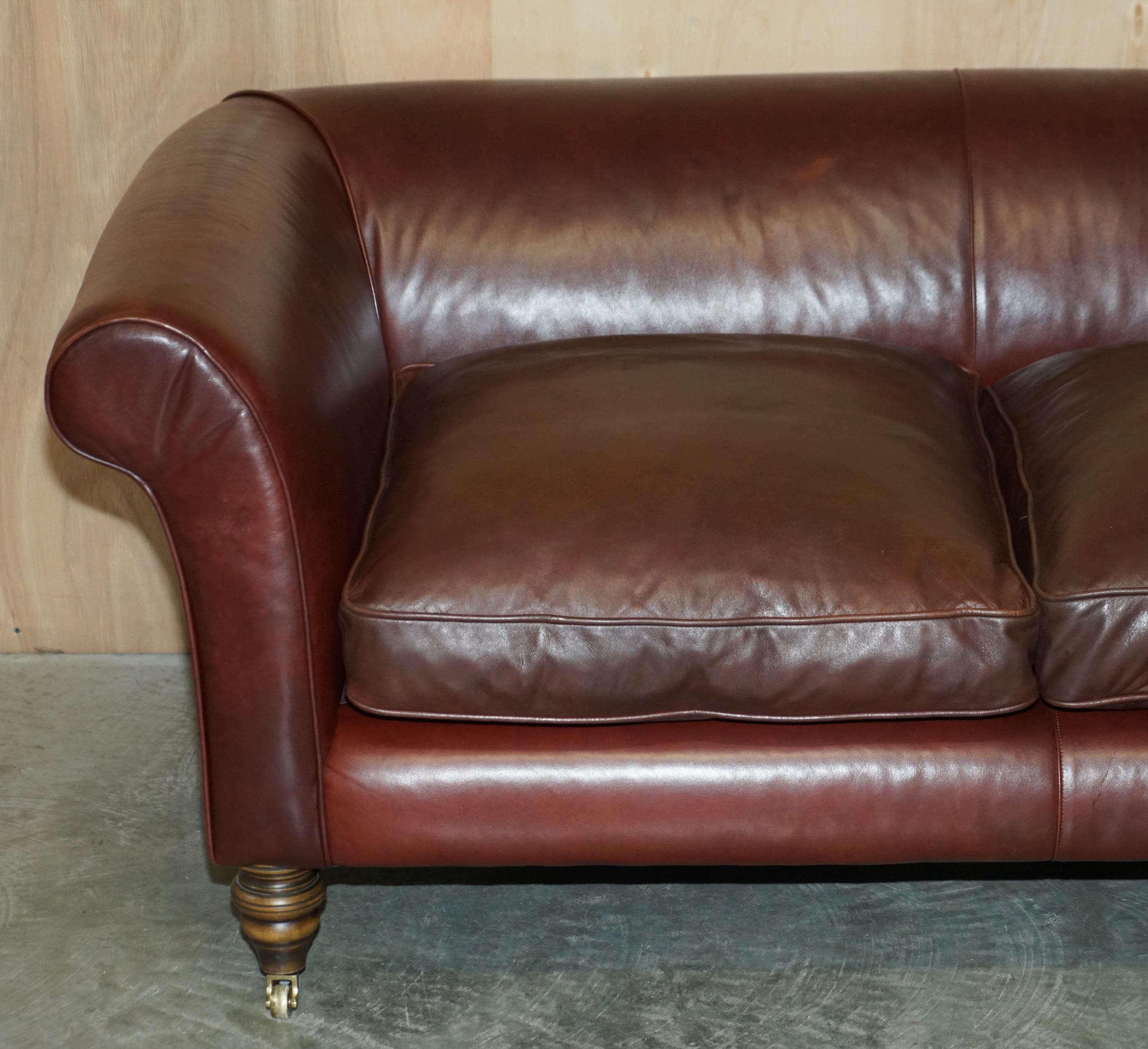 Art déco ViNTAGE DYED BROWN LEATHER ART DECO THREE SEAT SOFA FEATHER FILLED SEAT en vente