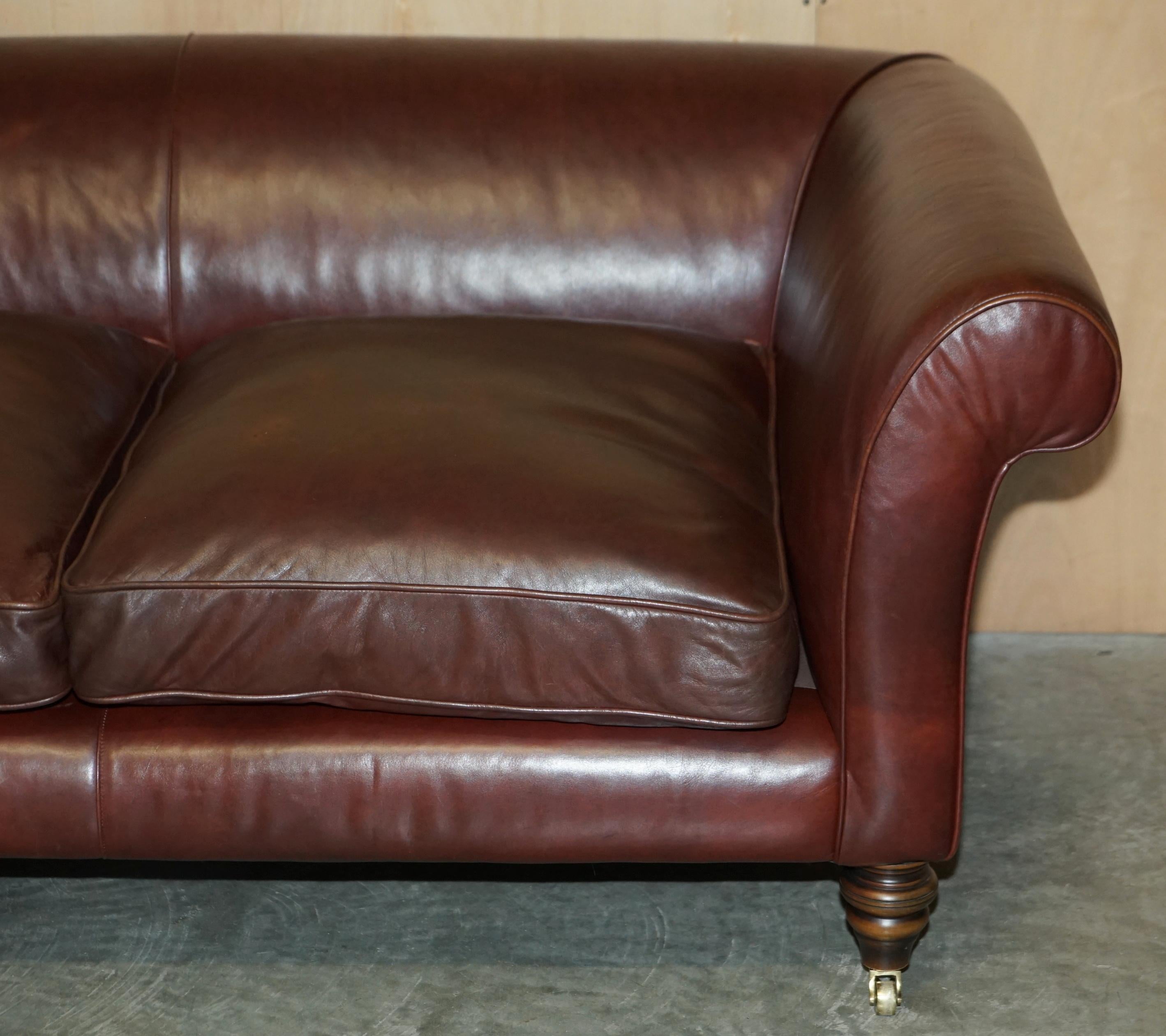 Anglais ViNTAGE DYED BROWN LEATHER ART DECO THREE SEAT SOFA FEATHER FILLED SEAT en vente