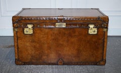 VINTAGE HAND DYED BROWN LEATHER LOCKABLE STORAGE STEAMER TRUNK COFFEE SiDE TABLE