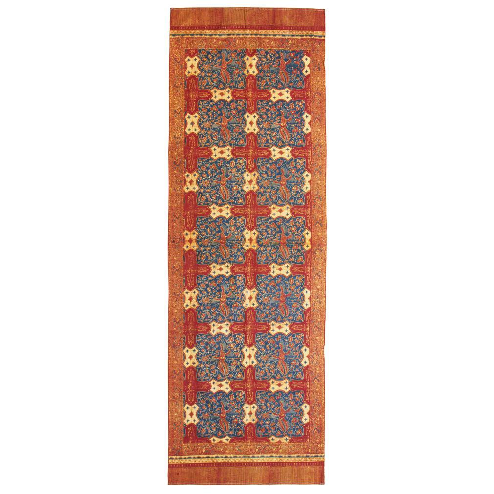 Vintage Hand gefärbte Baumwolle Batik Slendang (Selendang), Java. Ein Stück Baumwollstoff, das als Schultertuch verwendet wird, handgefärbt in zwei Farben: rot und blau, bemalt über einem Wachsresist-Muster, das durch eine Kombination von Tjaps