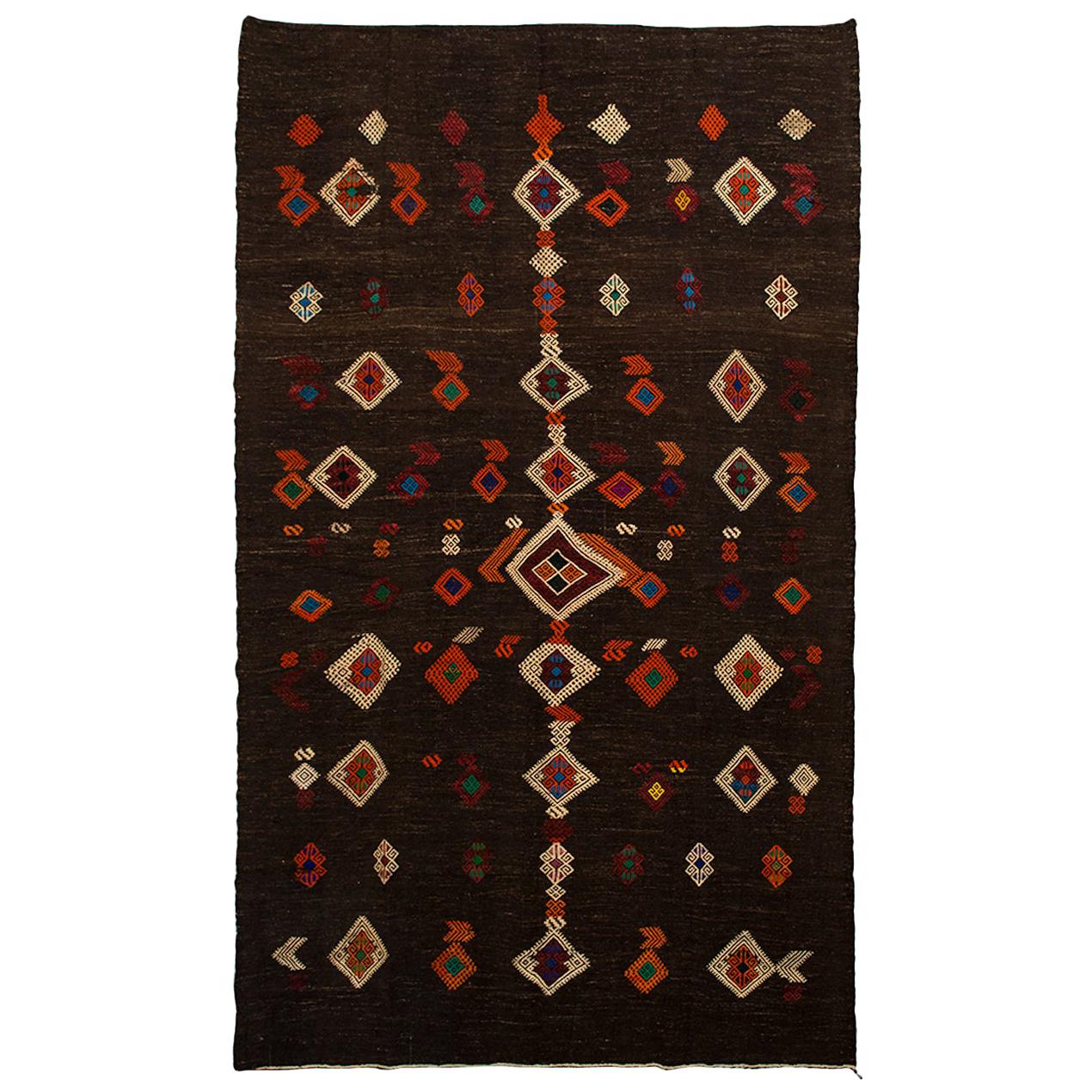 Vintage Hand-Embroidered Turkish Kilim Rug 'Flat-Weave' For Sale