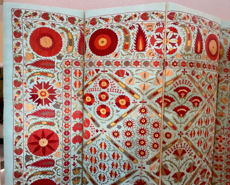 Vintage Hand Embroidery Suzani Screen For Sale 4