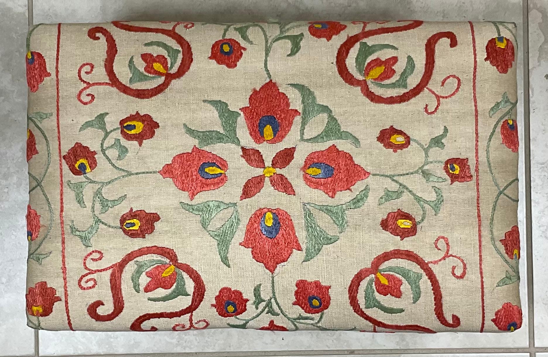 Vintage Hand Embroidery Suzani Textile Upholstered Foot Stool In Good Condition In Delray Beach, FL