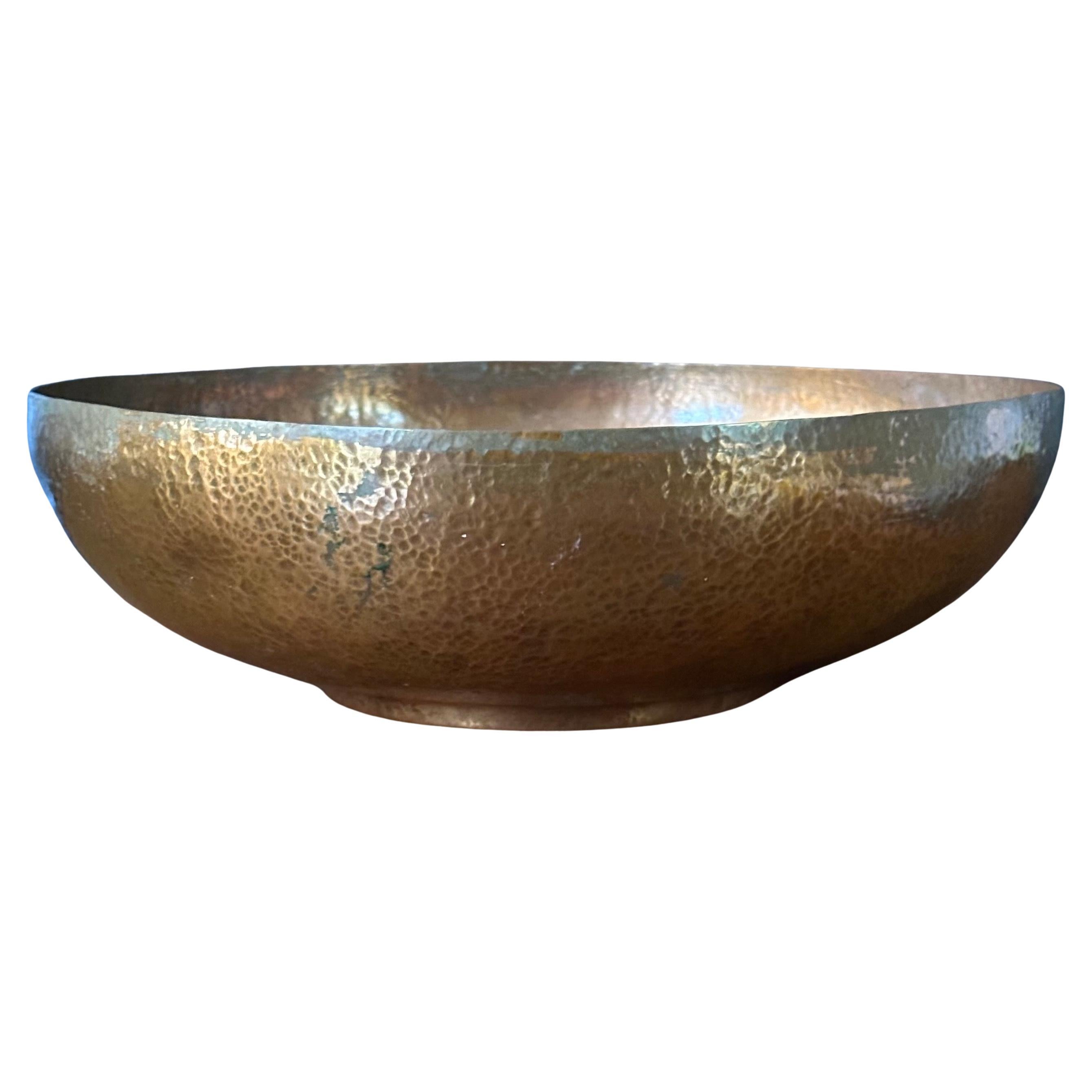 Centro de mesa o frutero artesanal vintage martillado a mano en cobre 3