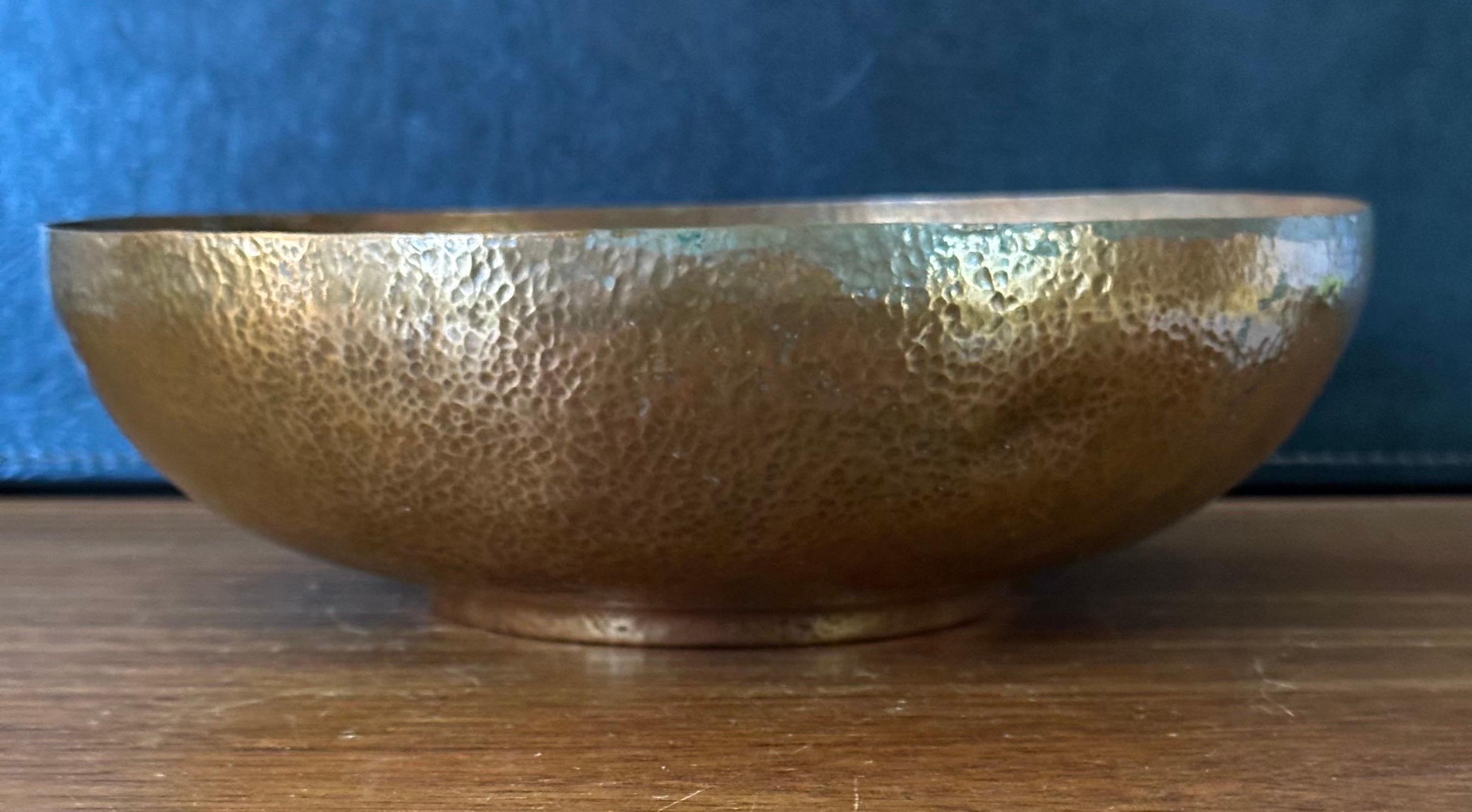 Centro de mesa o frutero artesanal vintage martillado a mano en cobre Martillado
