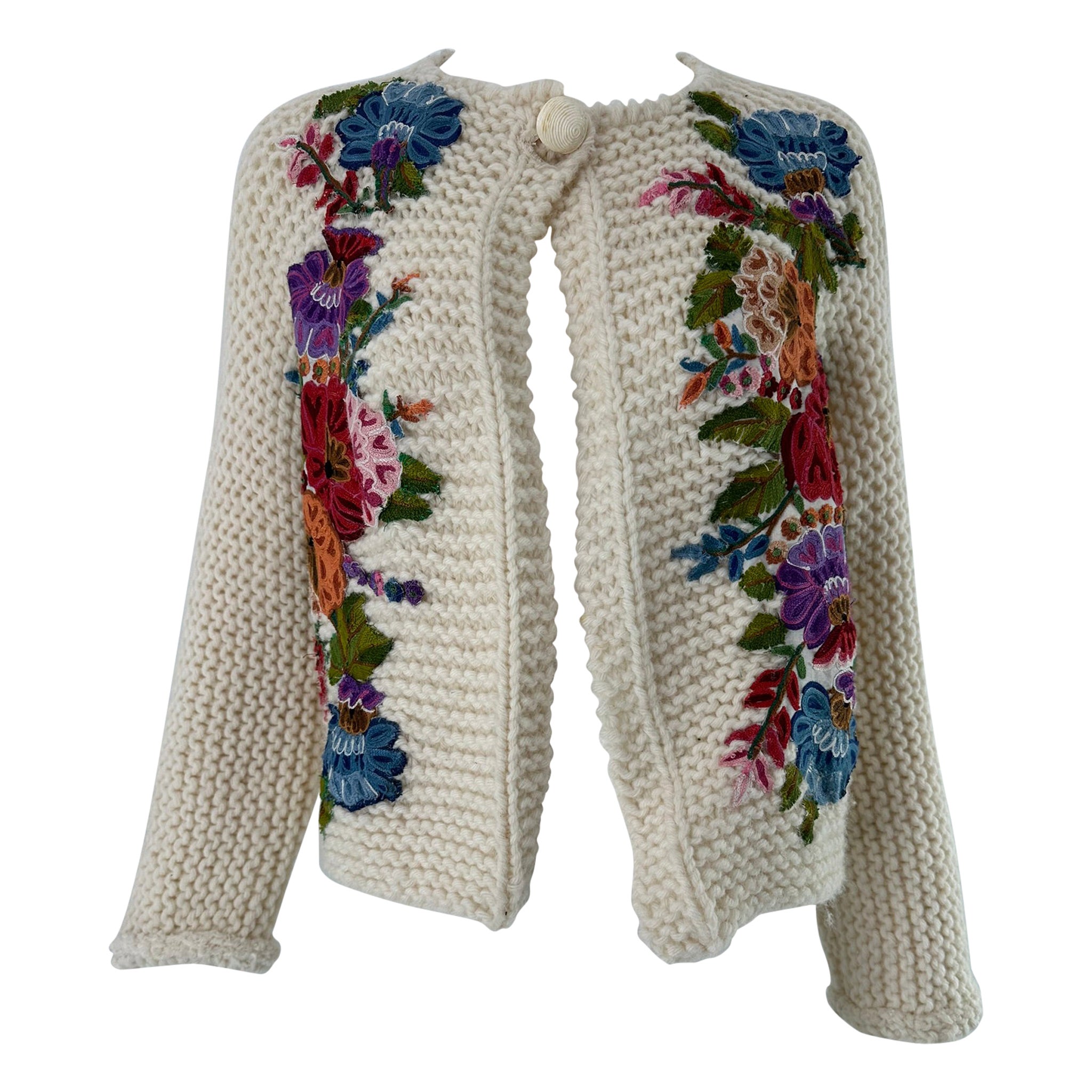 Vintage Hand Knit Cream Floral Applique Sweater Single Button Closure 1960s S-M