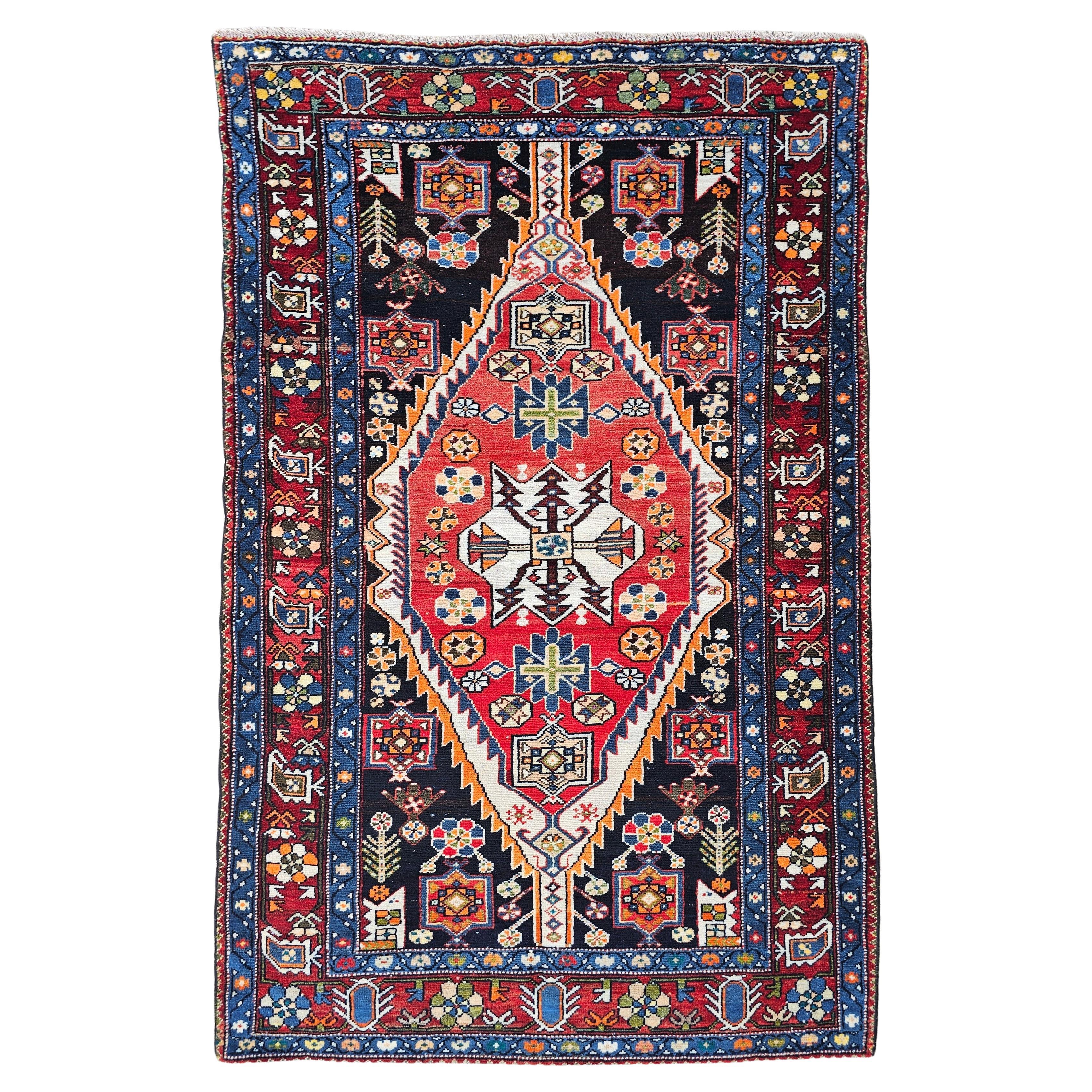Vintage Hand-Knoted Saveh Persian Rug, Markazi province, Iran 1940s