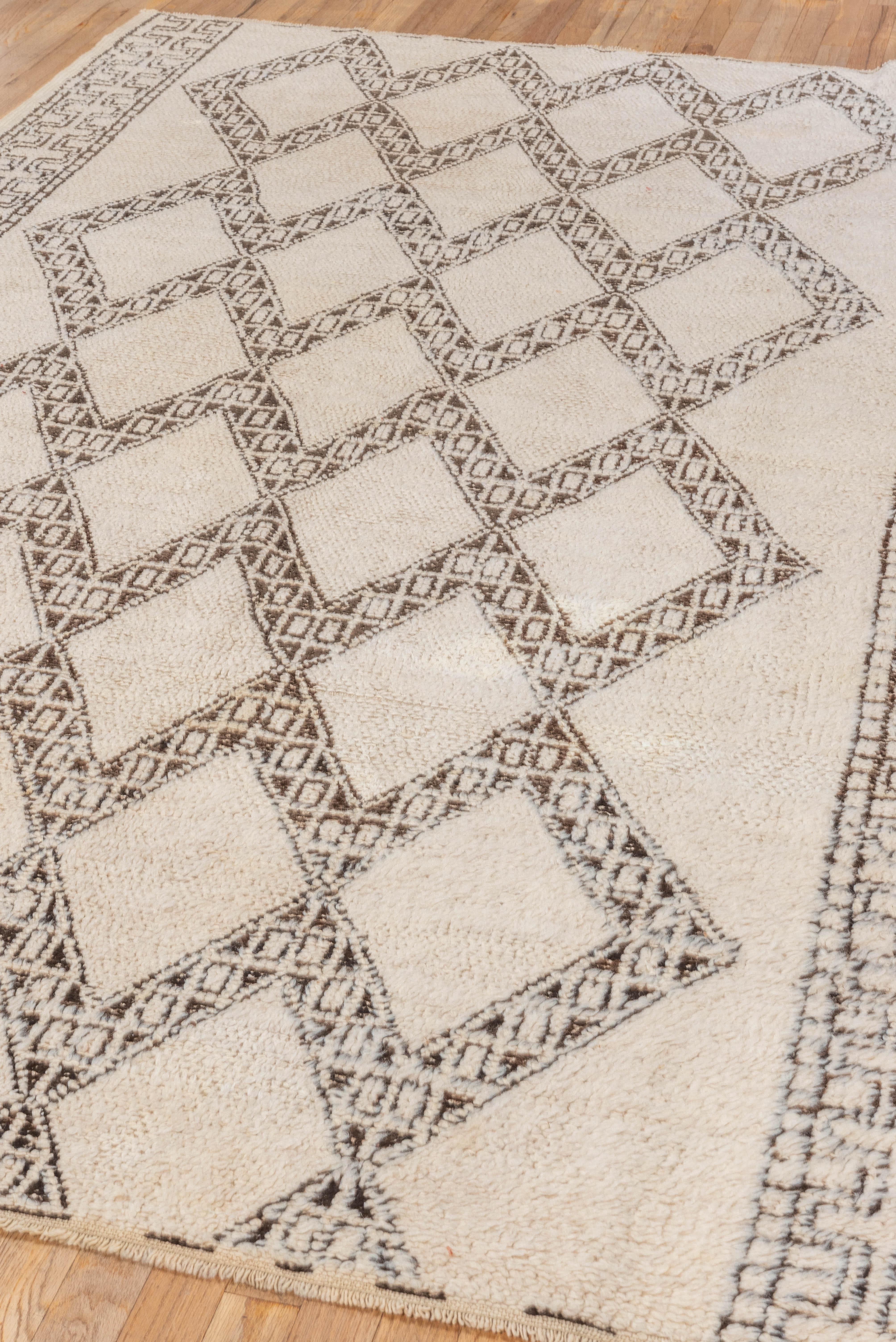 Vintage Rugs Beni Ourain annodato a mano con motivo geometrico a diamante in vendita 2