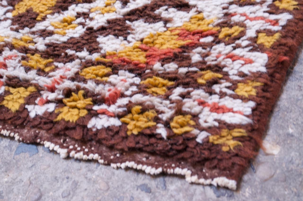 Laine Vieux tapis tribal berbère en laine noué à la main en vente