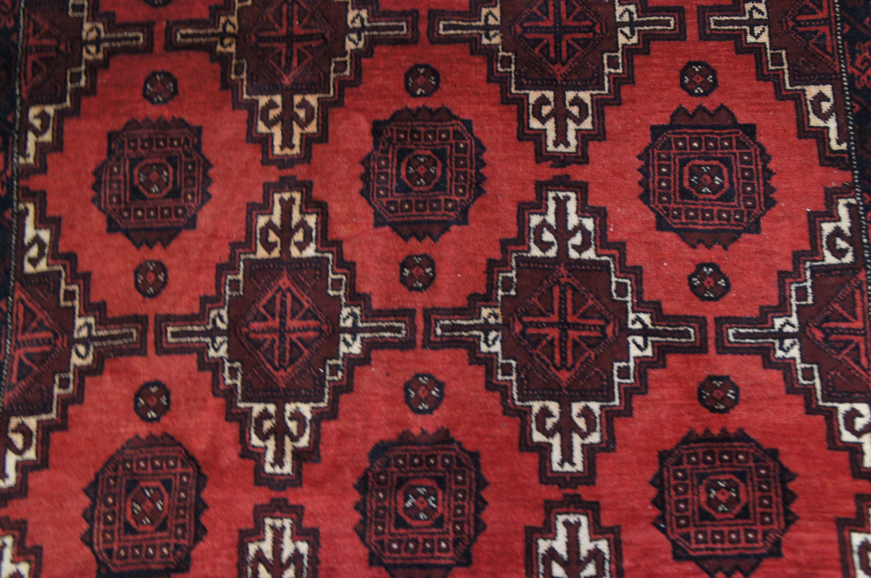 Laine Tapis vintage en laine rouge géométrique noué à la main, 4'4