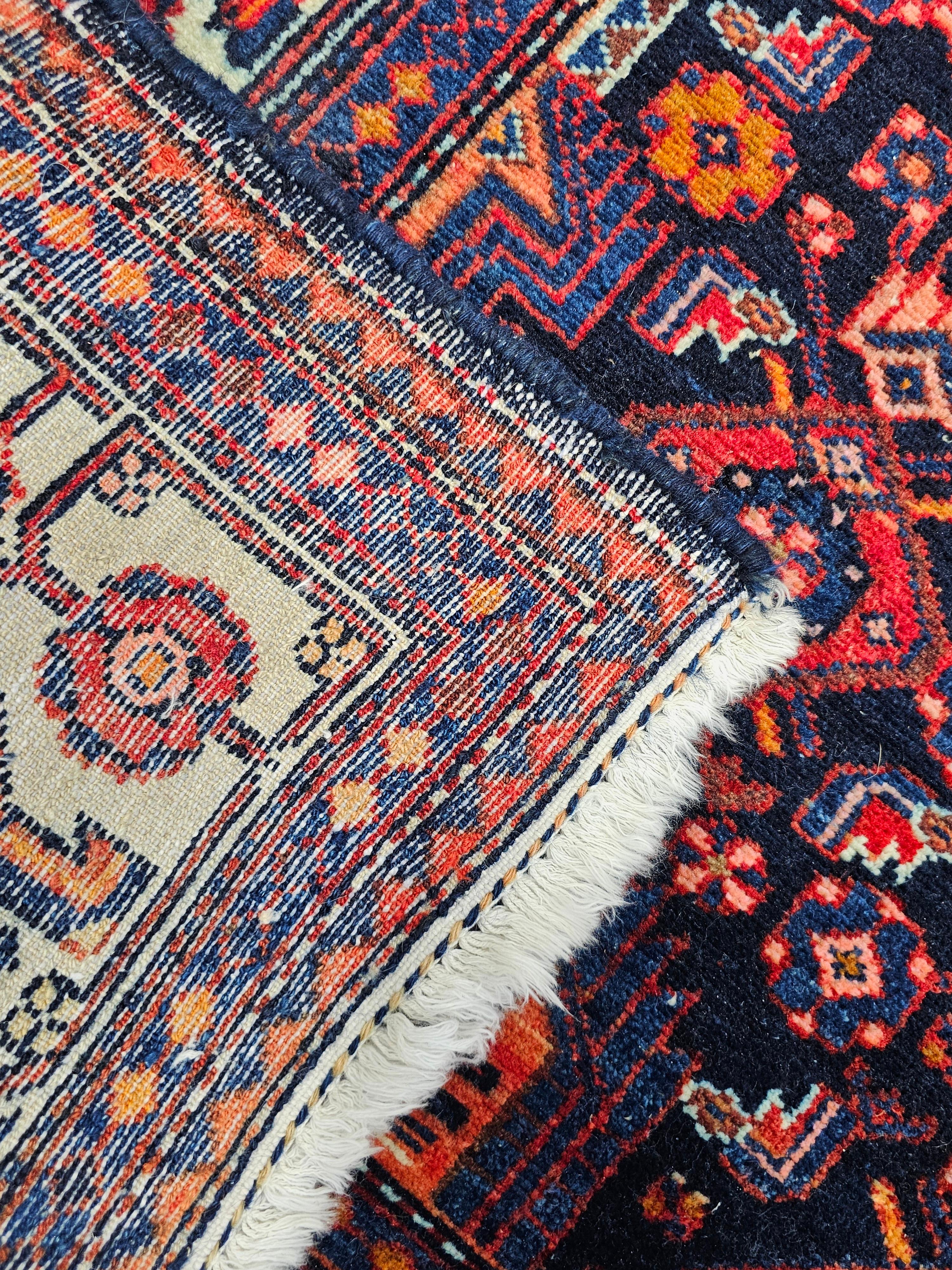 Lana Vintage Rugs Hamadan annodato a mano in viola e arancione, 100% lana, Iran anni '50 in vendita