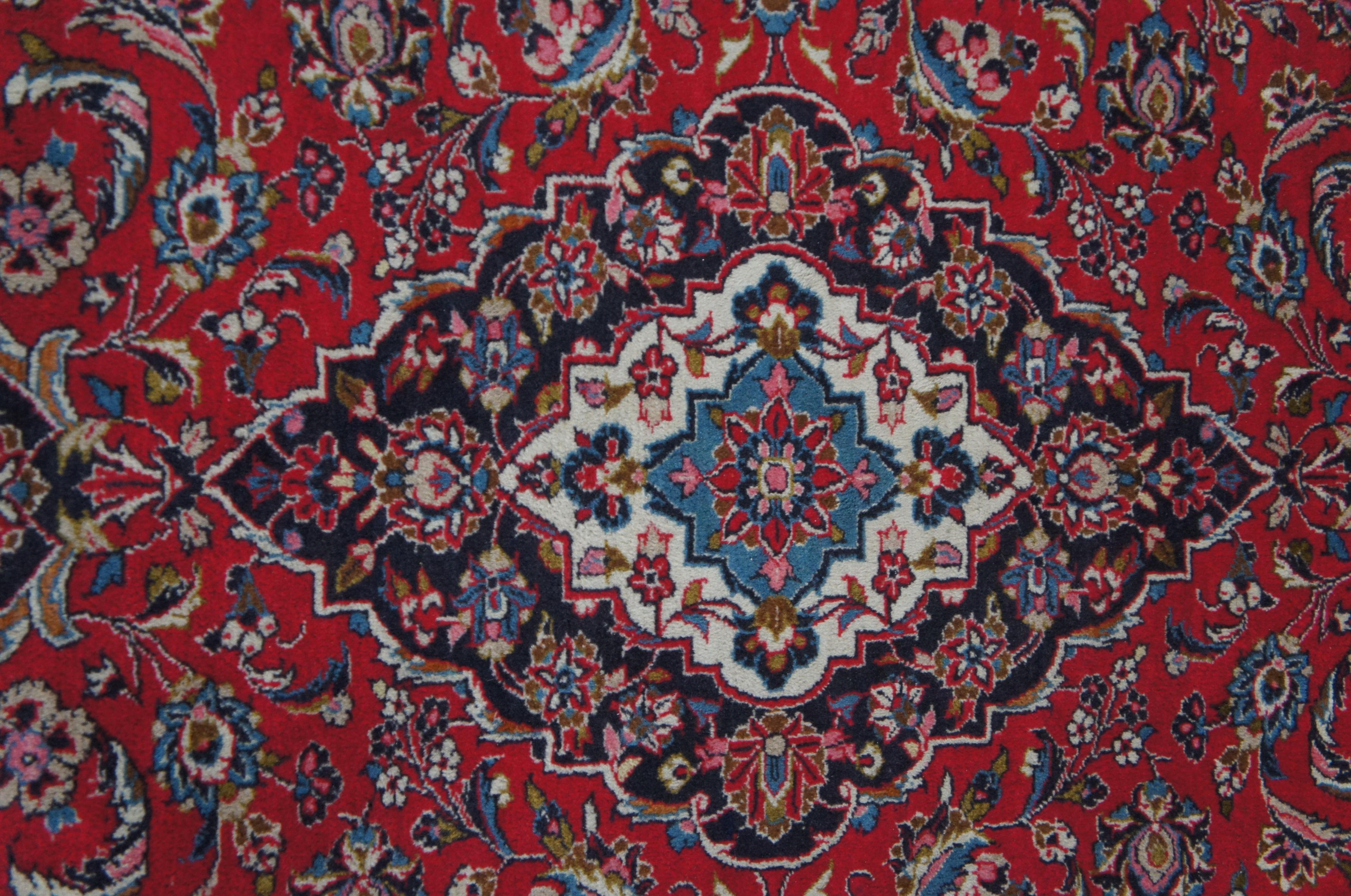 Vintage Hand Knotted Kashan Persian Blue & Red Wool Area Rug Carpet 6.5' x 10' In Good Condition For Sale In Dayton, OH