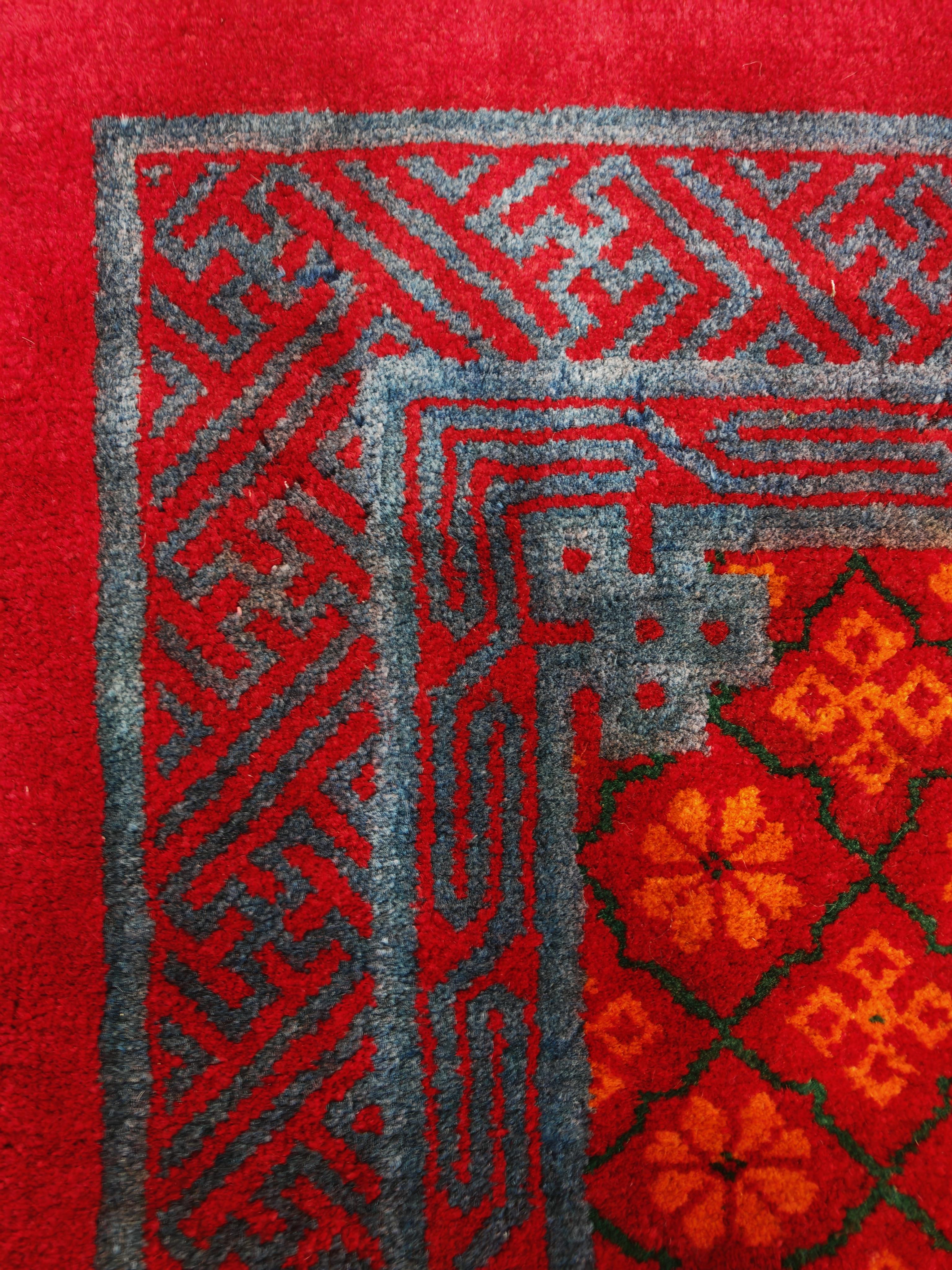 Handgeknüpfter Khotan-Teppich mit Blumenmuster, Ostturkestan 1960er Jahre (Ostturkestanisch) im Angebot