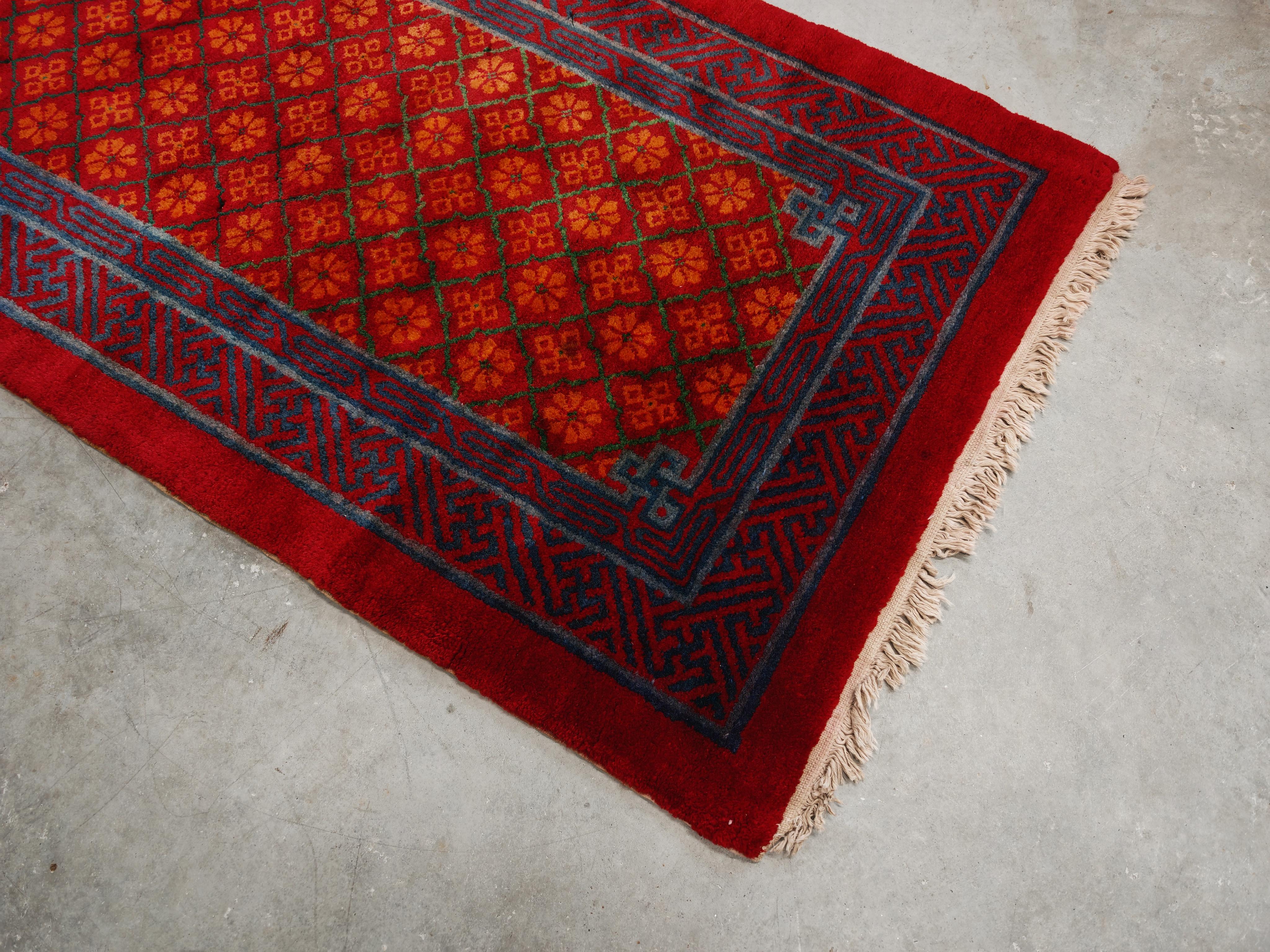 Handgeknüpfter Khotan-Teppich mit Blumenmuster, Ostturkestan 1960er Jahre im Angebot 2