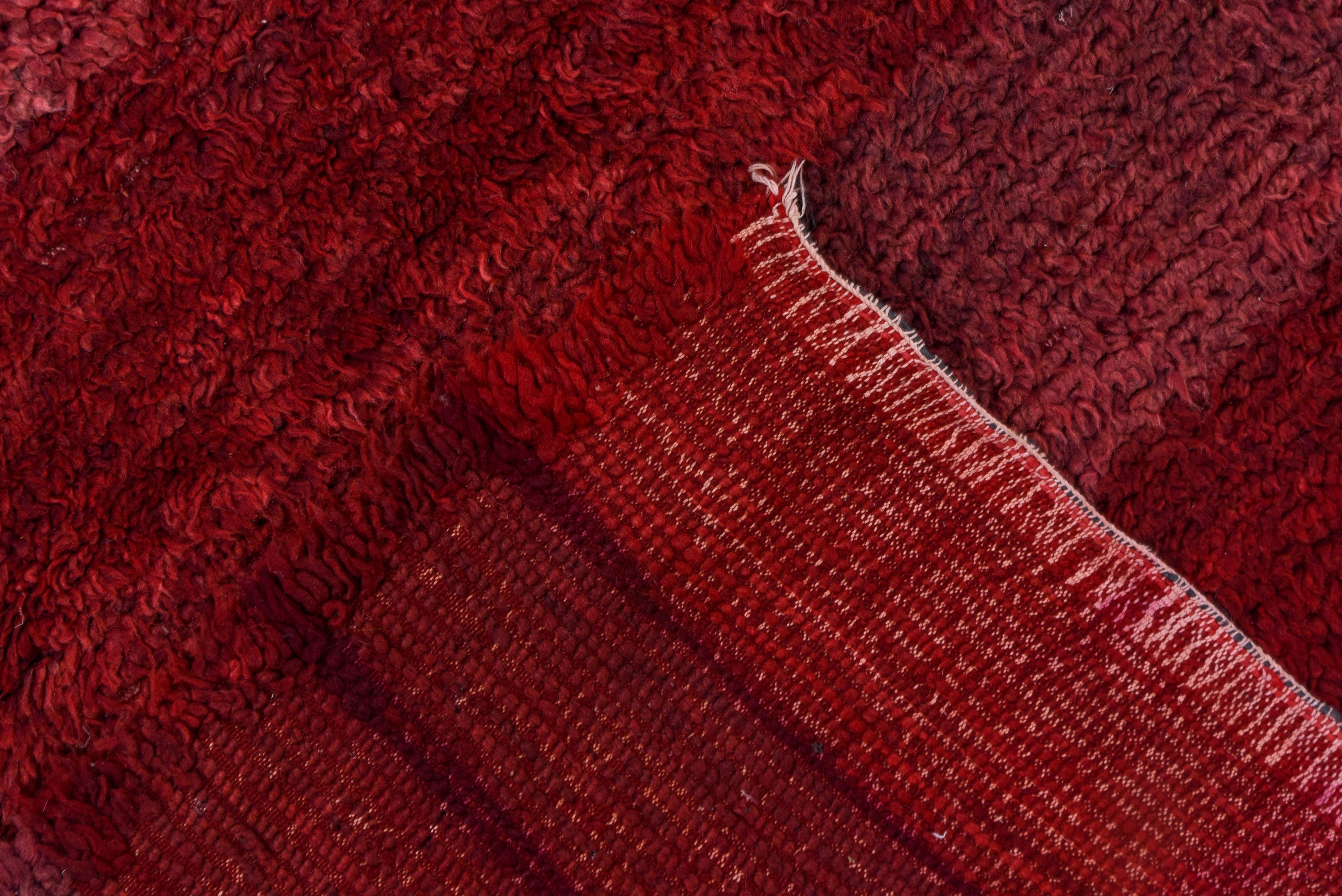 Vintage Hand-Knotted Moroccan Rug Crimson Gradient Wool In Good Condition For Sale In New York, NY