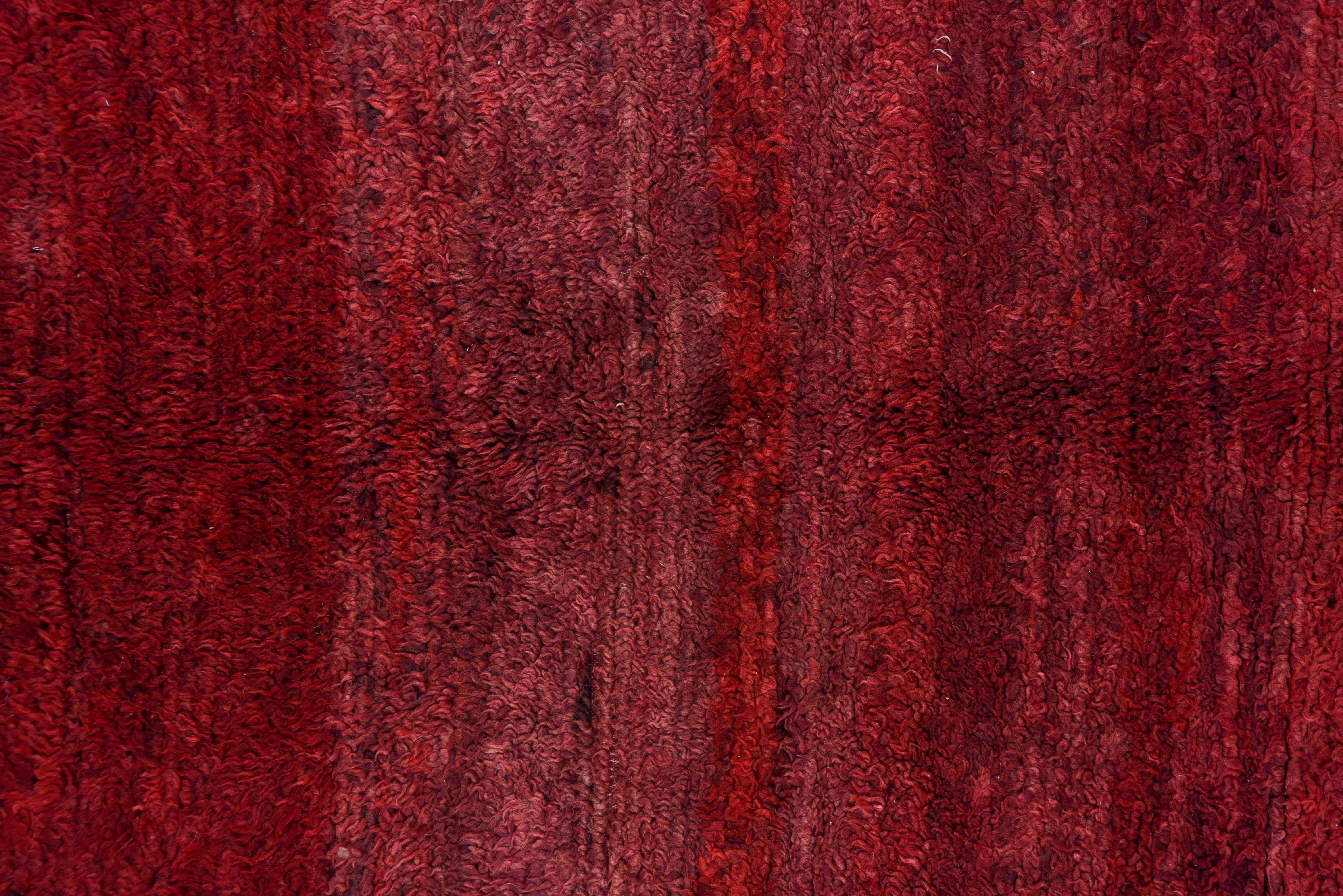Vintage Hand-Knotted Moroccan Rug Crimson Gradient Wool For Sale 1