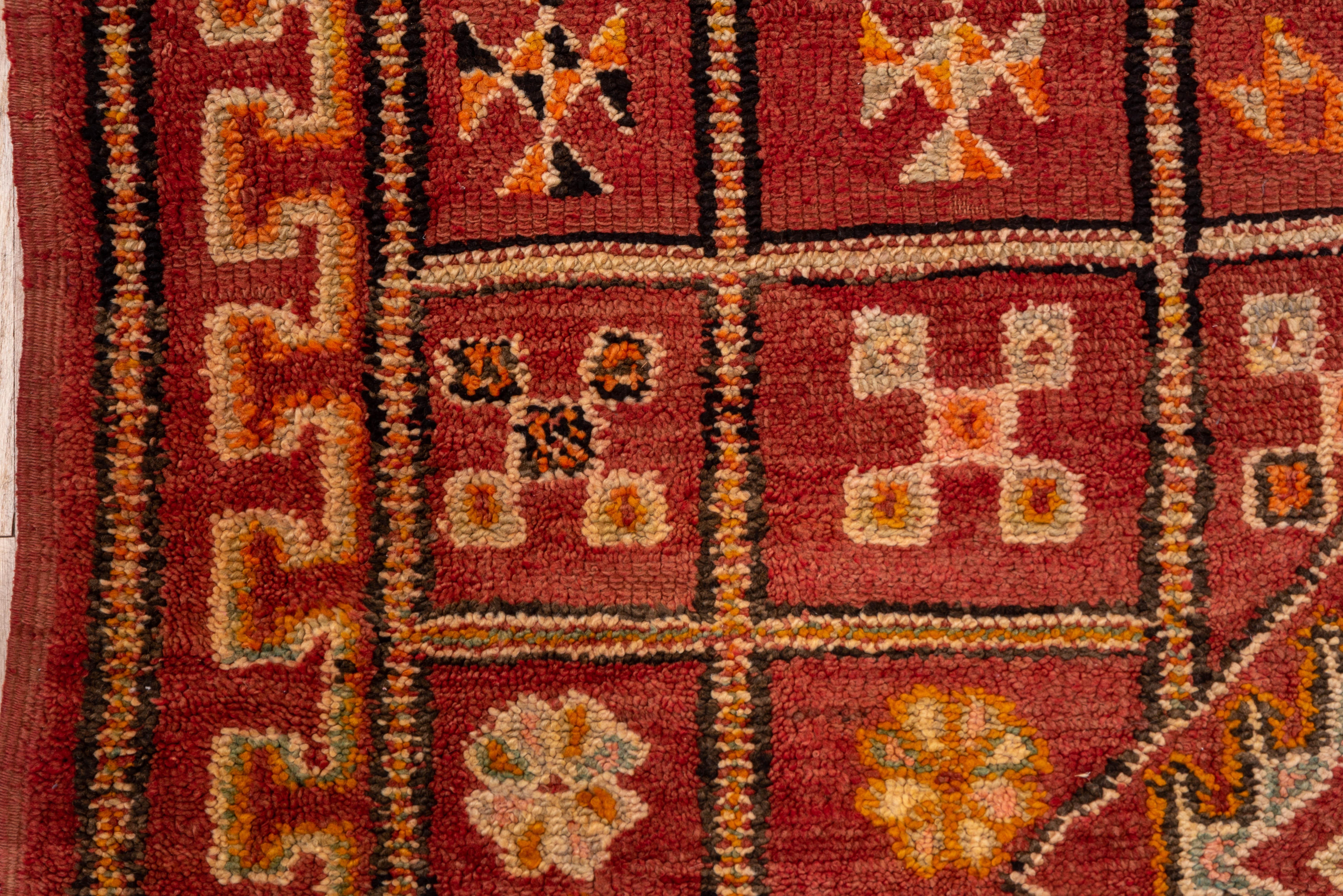 20th Century Vintage Hand-Knotted Moroccan Rug Lattice Medallion Design For Sale