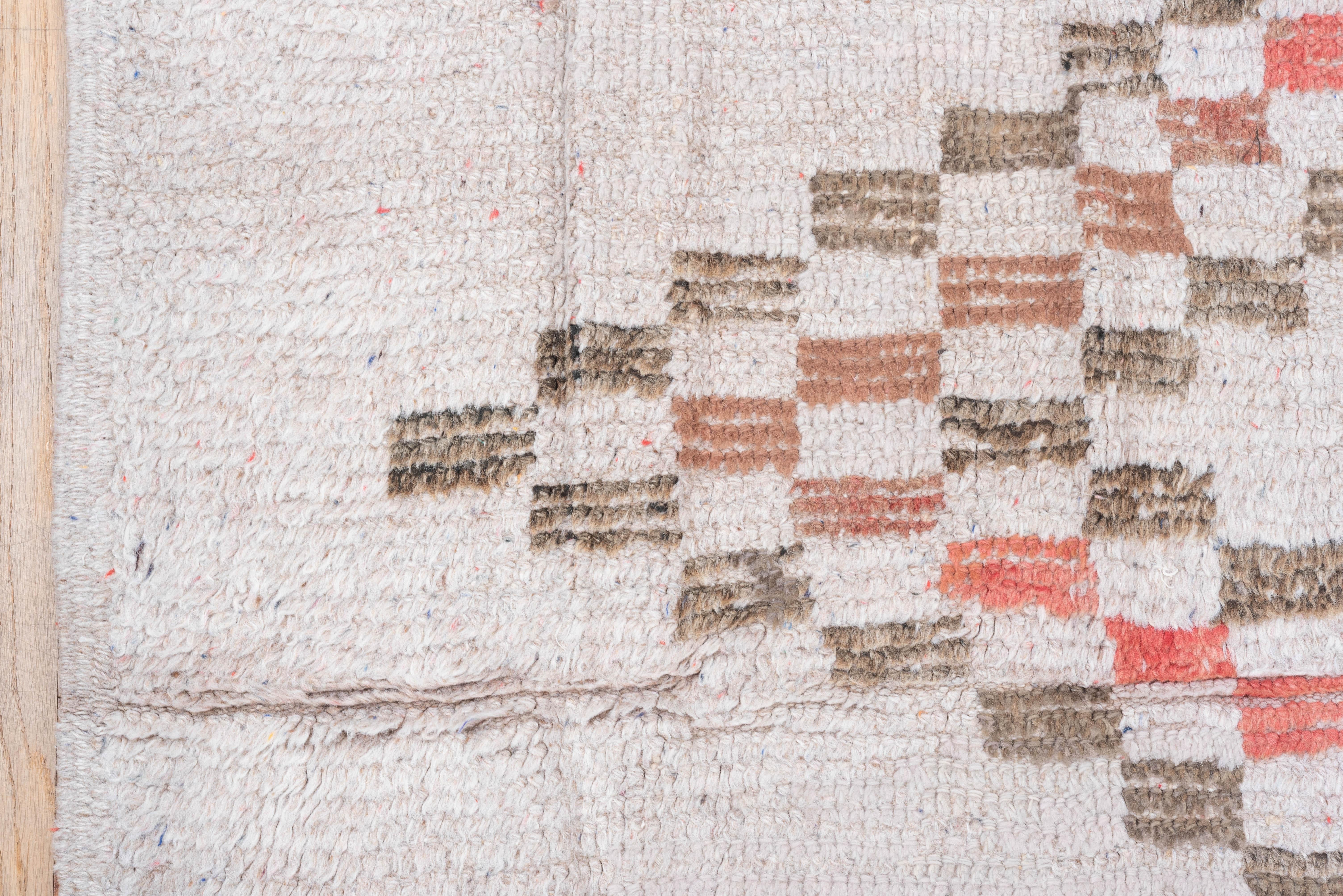 20th Century Vintage Hand-Knotted Moroccan Rug Stacked Diamond Design For Sale