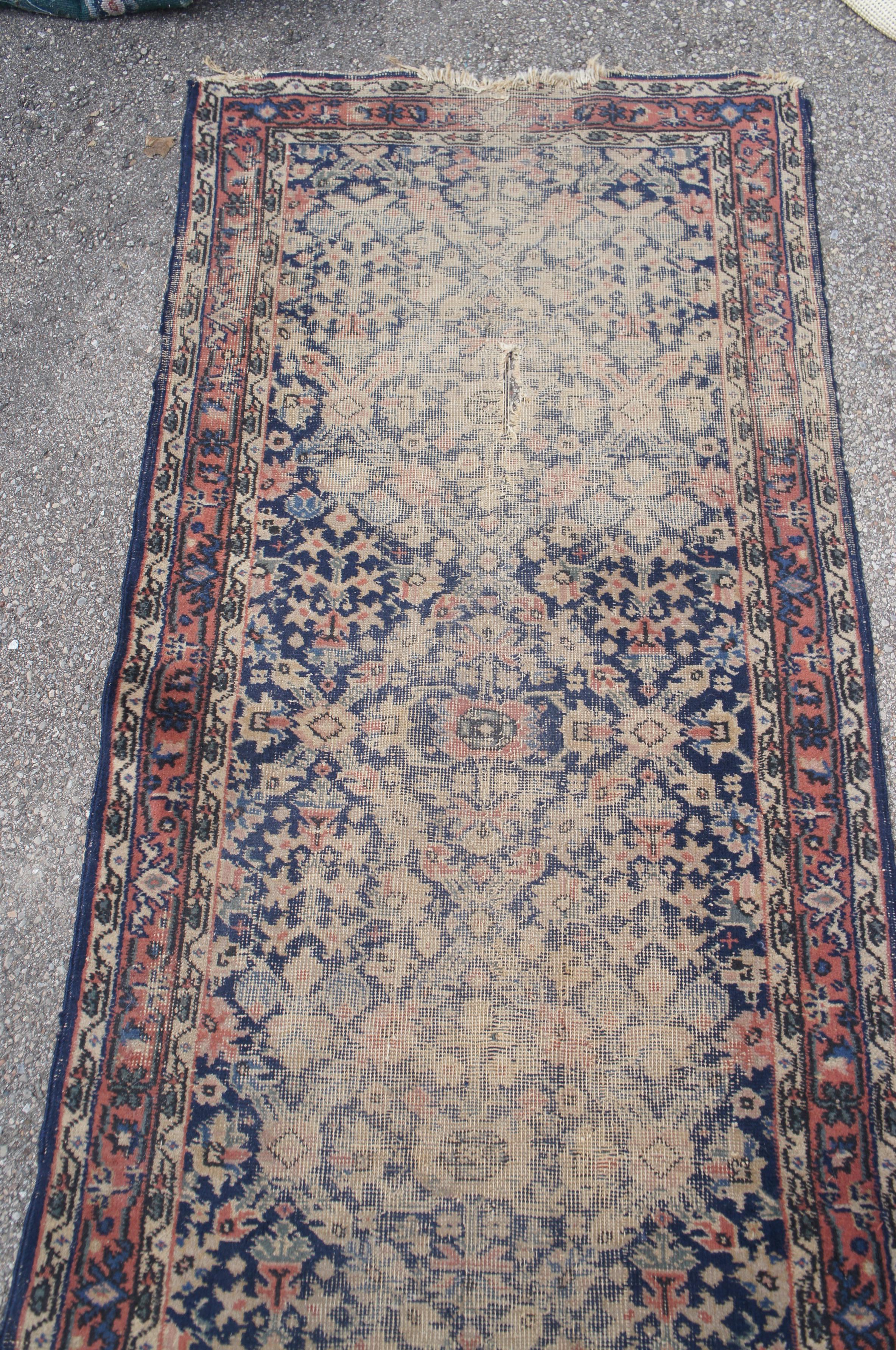 Handgeknüpfter persischer geometrischer rot-blauer Wollteppich-Läufer im Vintage-Stil, 3 x 9' im Angebot 1