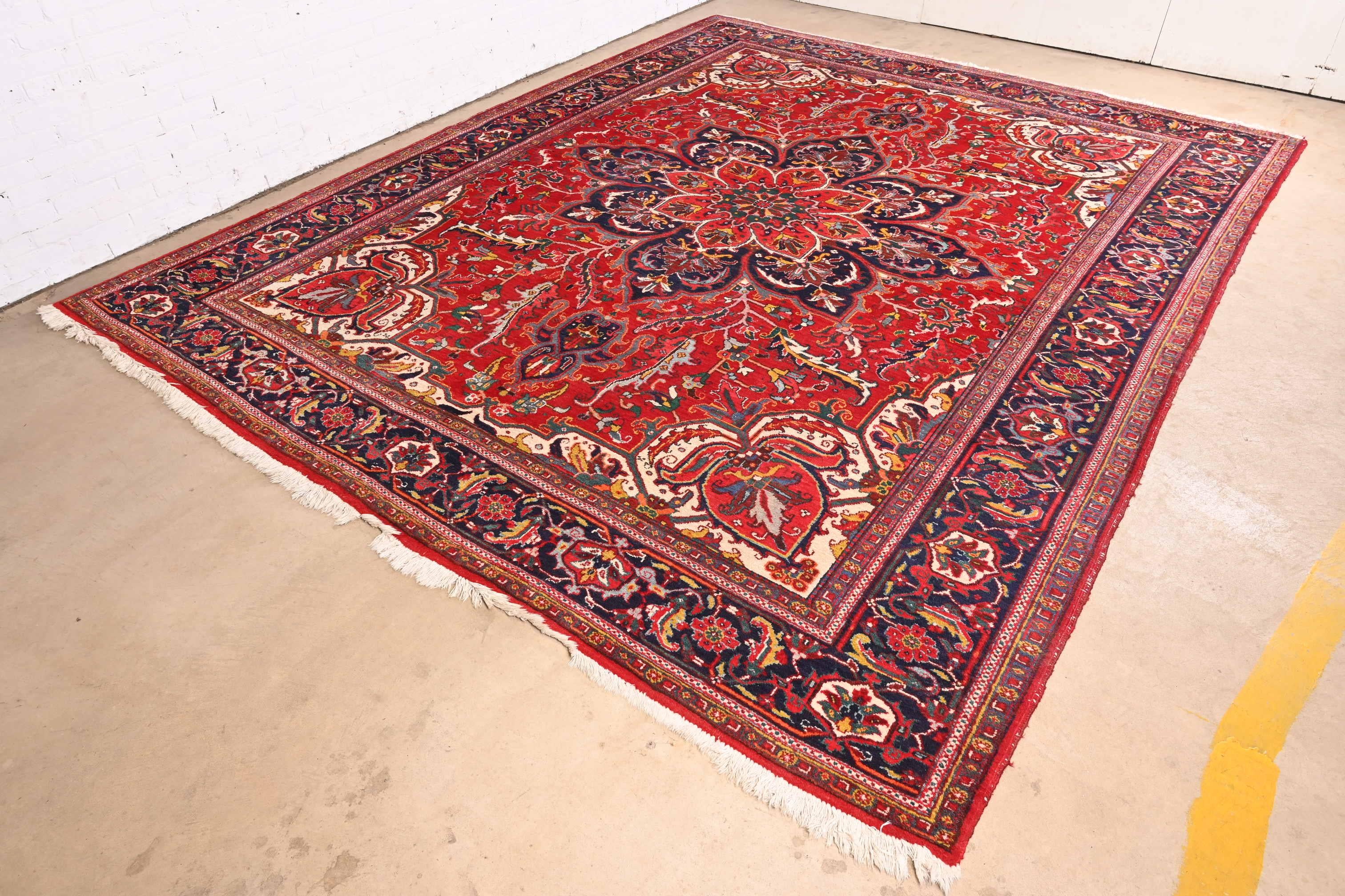 Vintage Hand-Knotted Persian Heriz Room Size Rug In Good Condition For Sale In South Bend, IN
