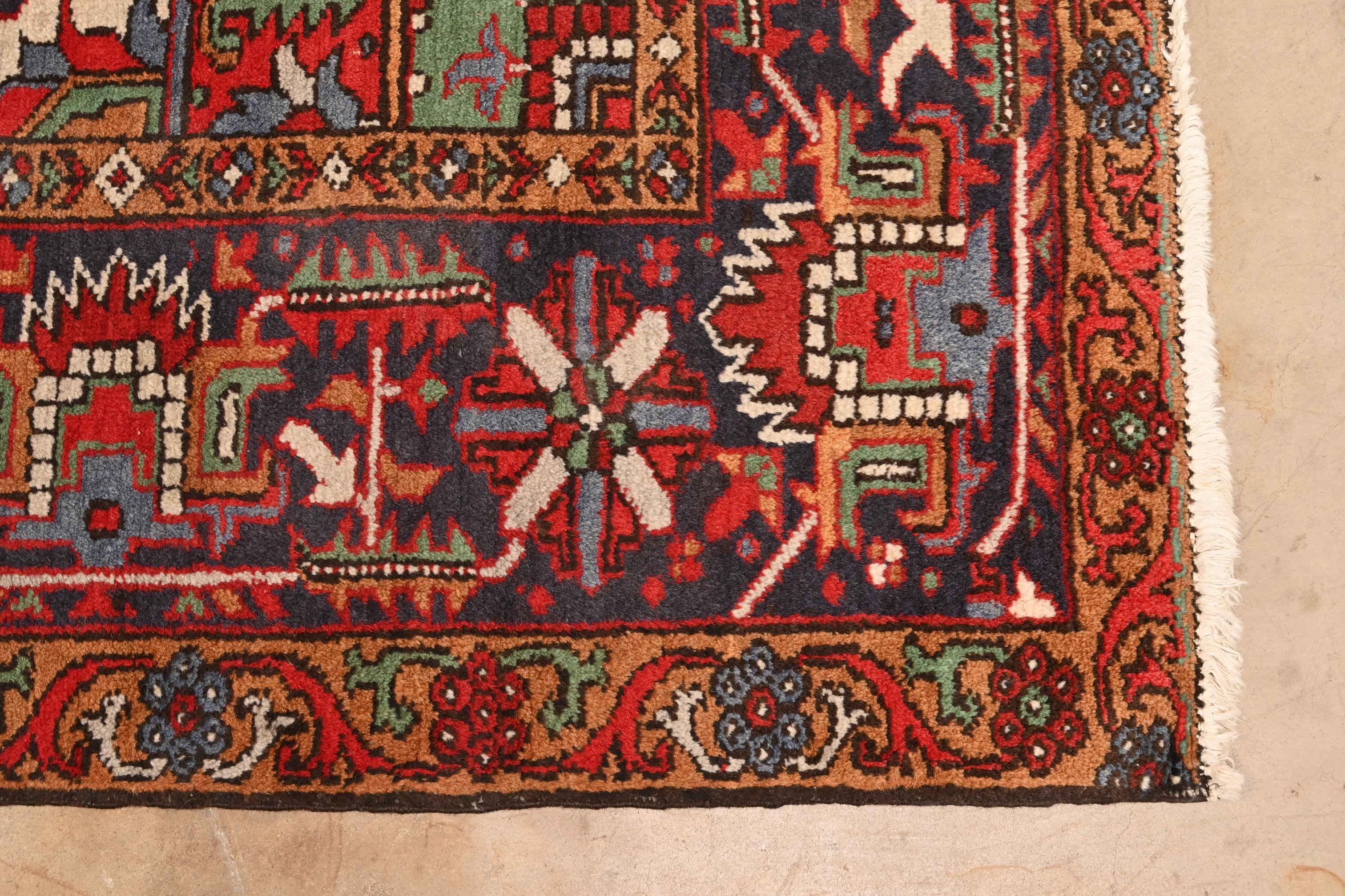 Vintage Handgeknüpfter Persischer Heriz Teppich in Zimmergröße im Angebot 1
