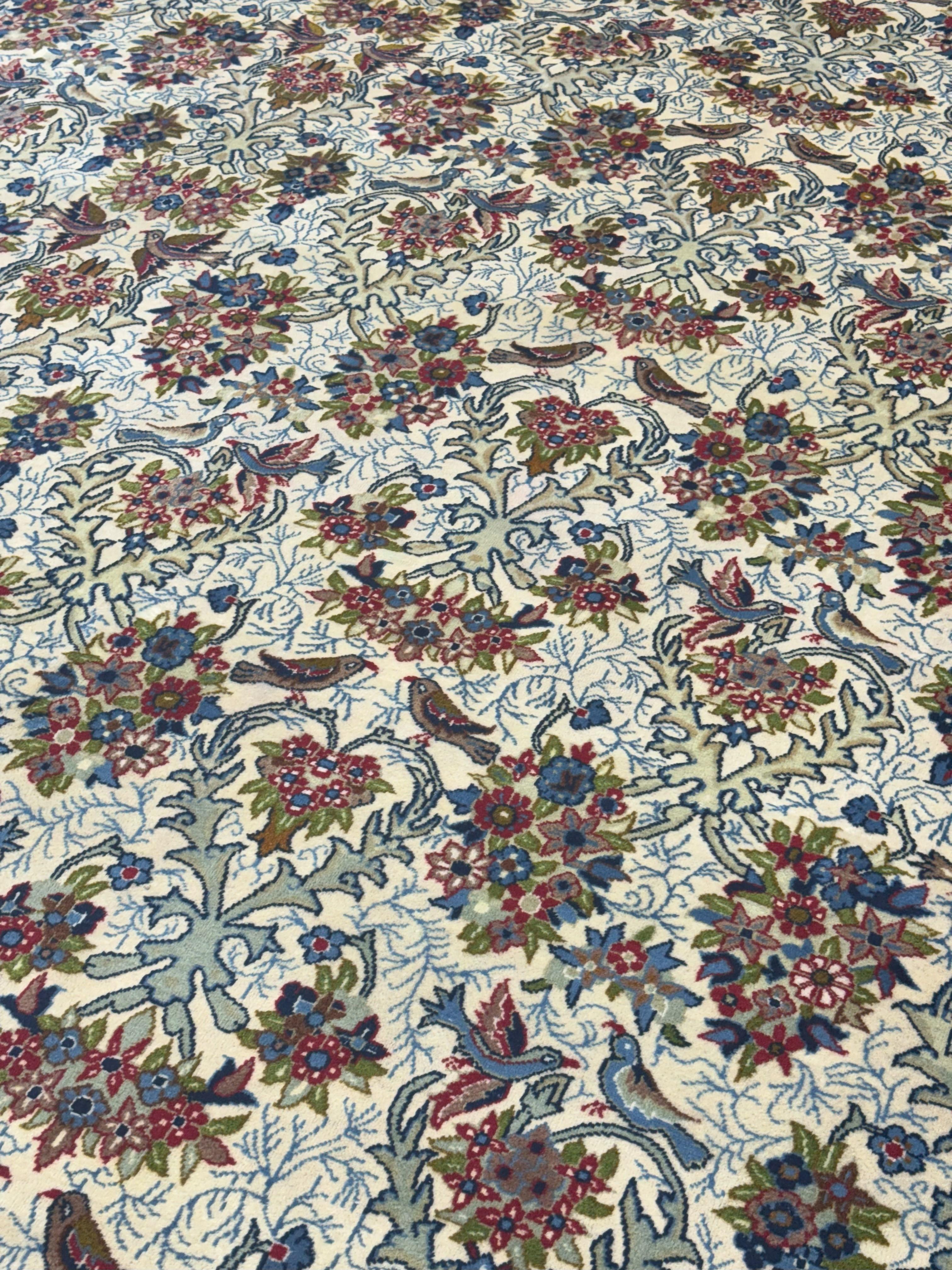 Fine Antique Hand-Knotted Persian Isfahan Room-Sized Rug — 11' x 15'9 In Fair Condition For Sale In New York, NY, NY