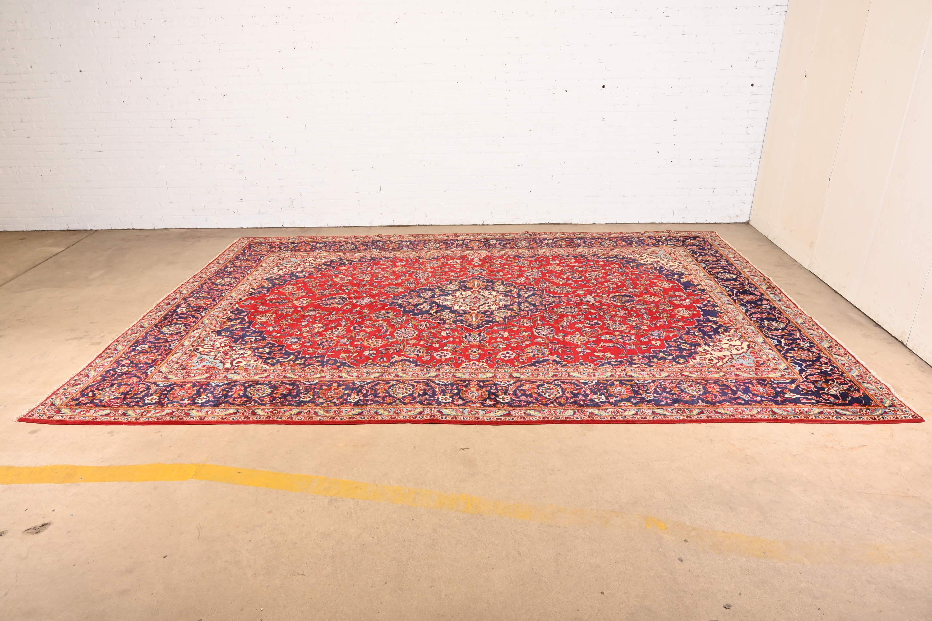 Vintage Hand-Knotted Persian Kashan Room Size Rug In Good Condition For Sale In South Bend, IN