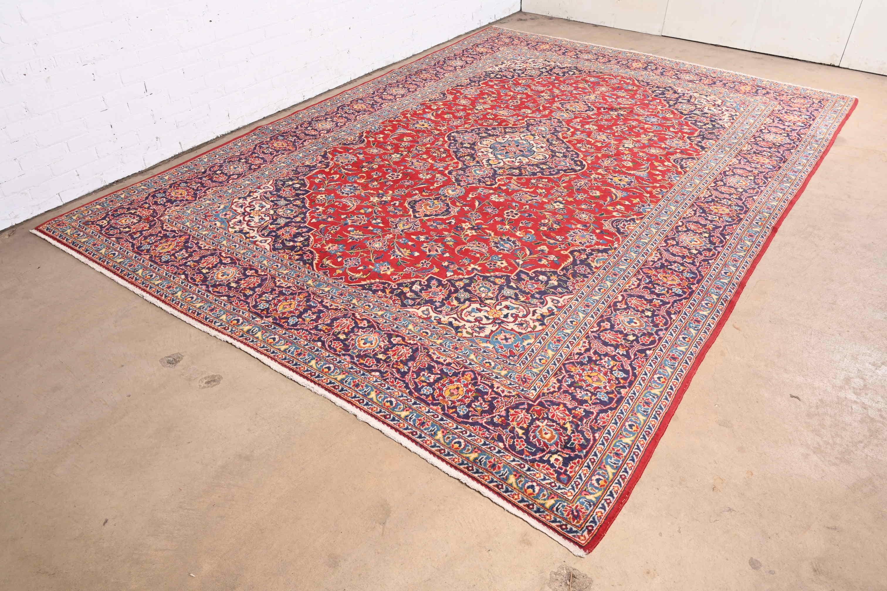 Vintage Handgeknüpft Persisch Kashan Zimmer Größe Wolle Bereich Teppich im Zustand „Gut“ im Angebot in South Bend, IN