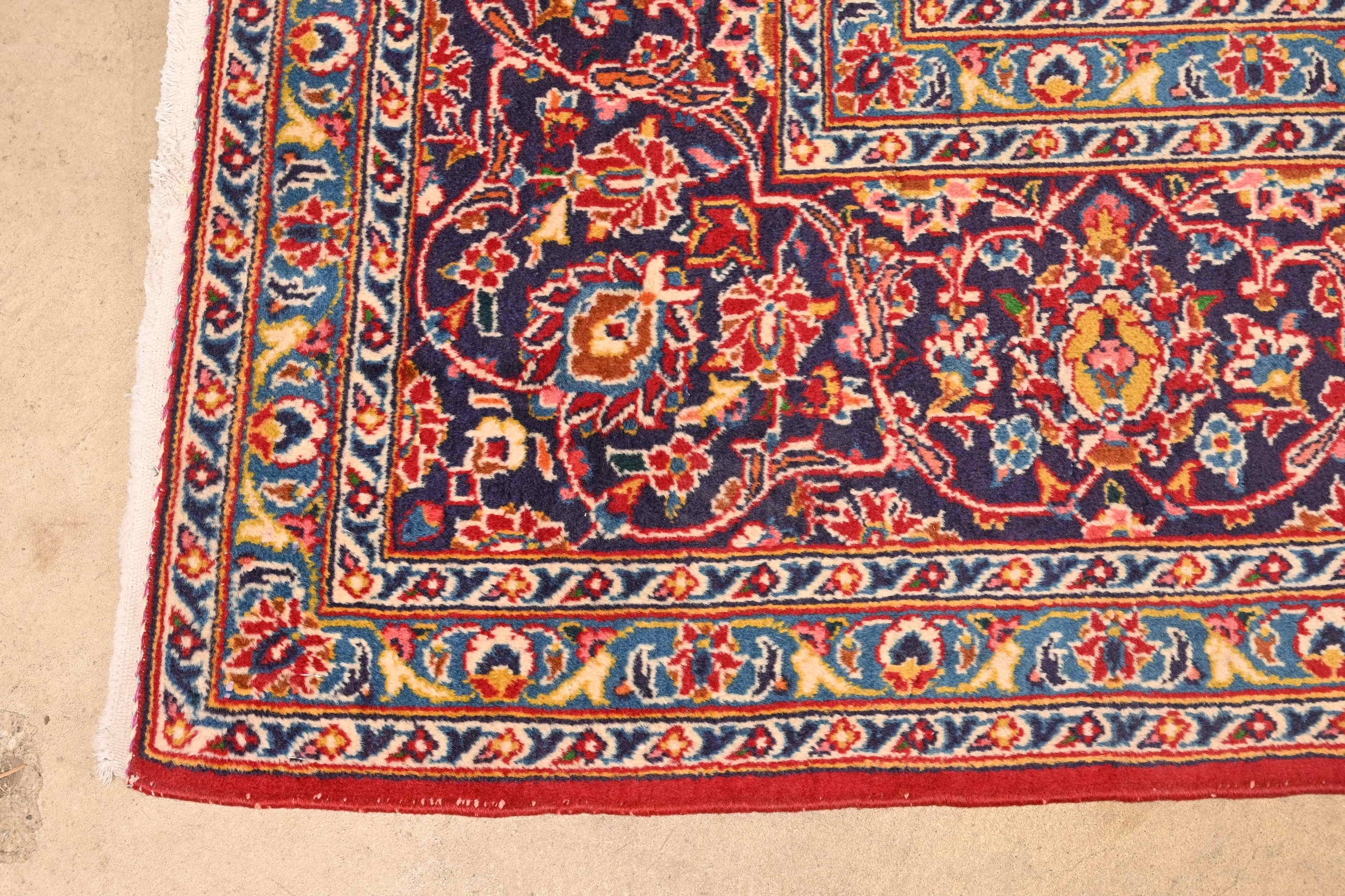 Vintage Handgeknüpft Persisch Kashan Zimmer Größe Wolle Bereich Teppich im Angebot 1
