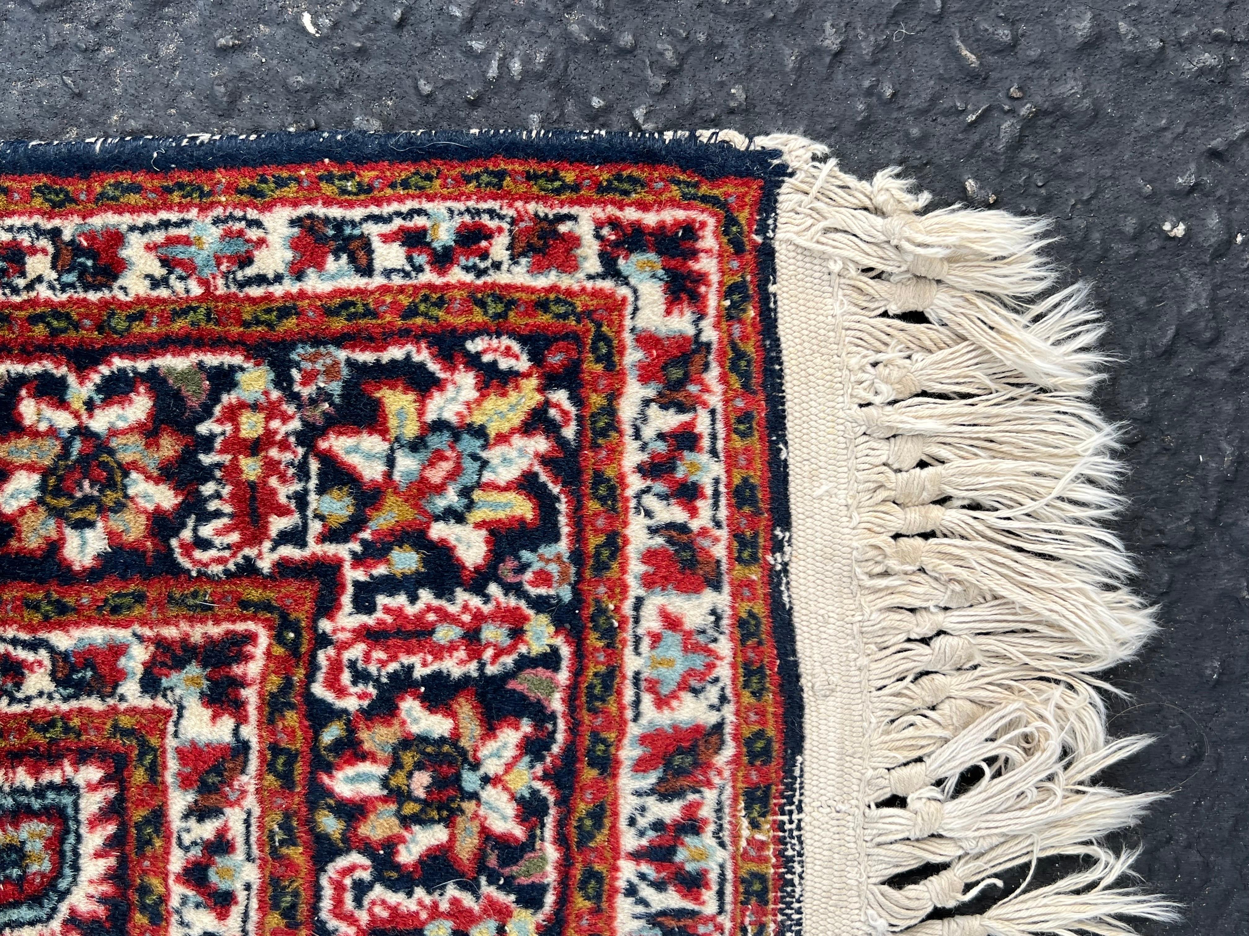 Tapis persan Keshan noué à la main 2,5' x 4,17' en vente 11