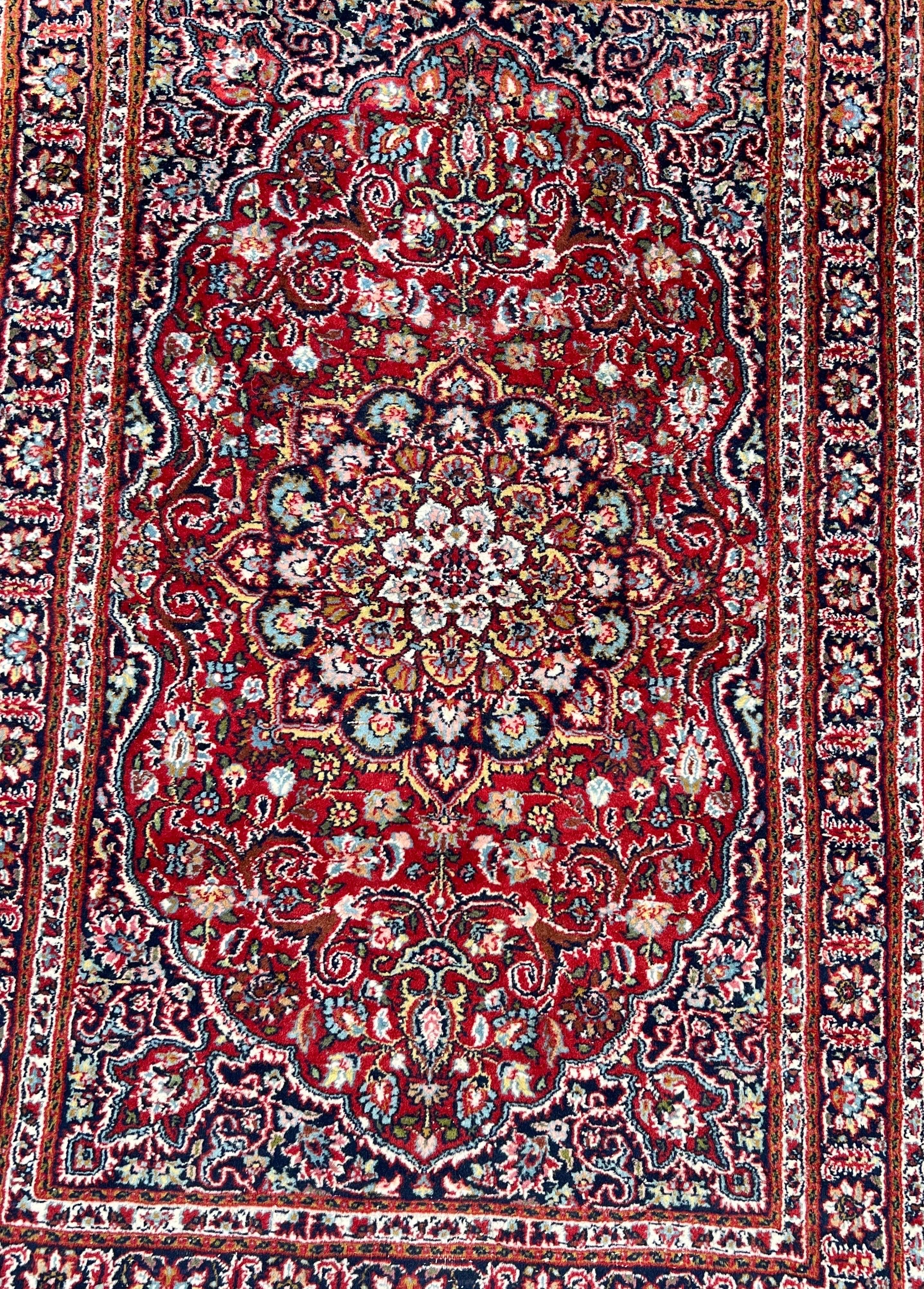 Laine Tapis persan Keshan noué à la main 2,5' x 4,17' en vente